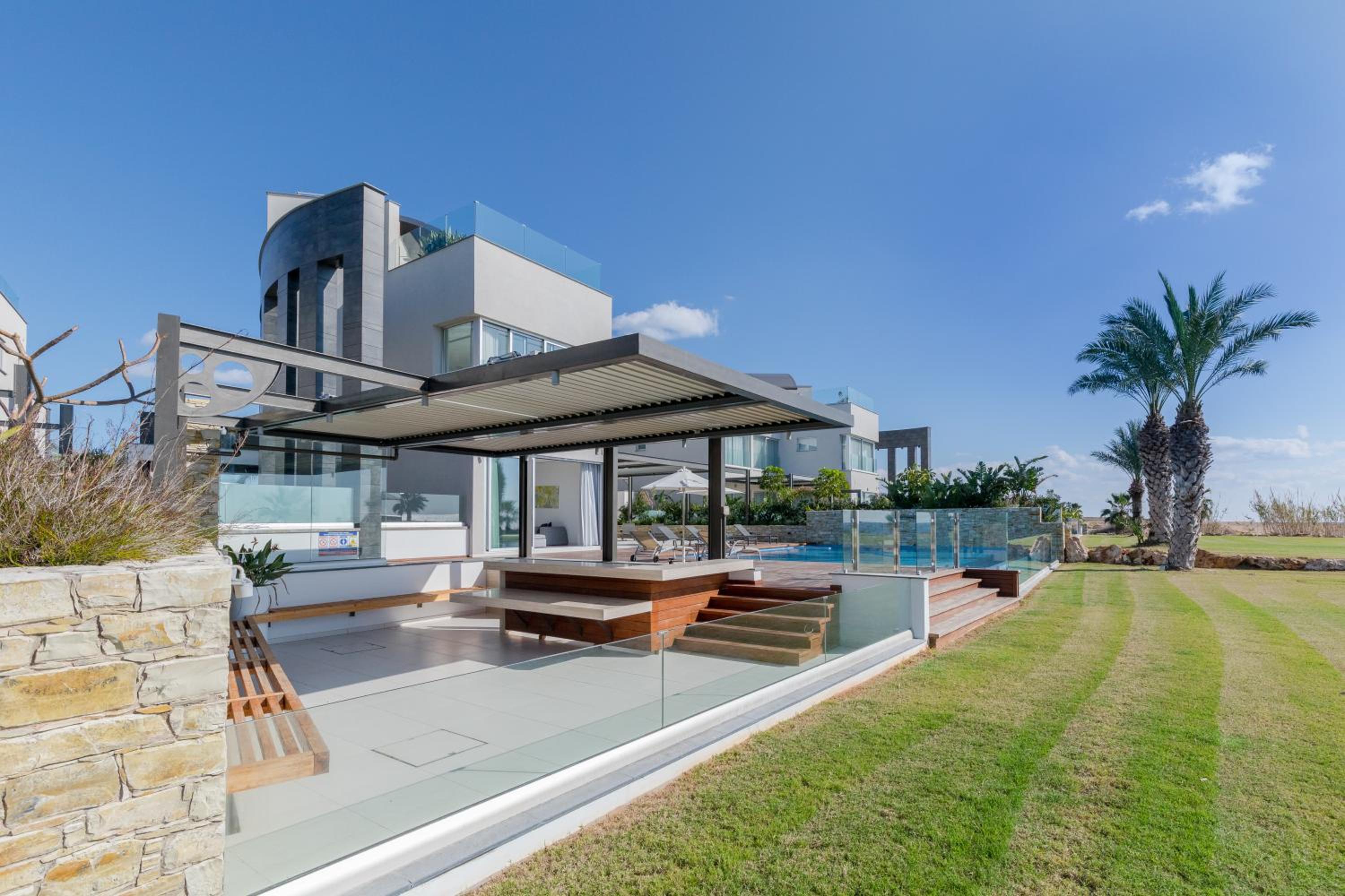 Beachfront Luxury Villa Glory