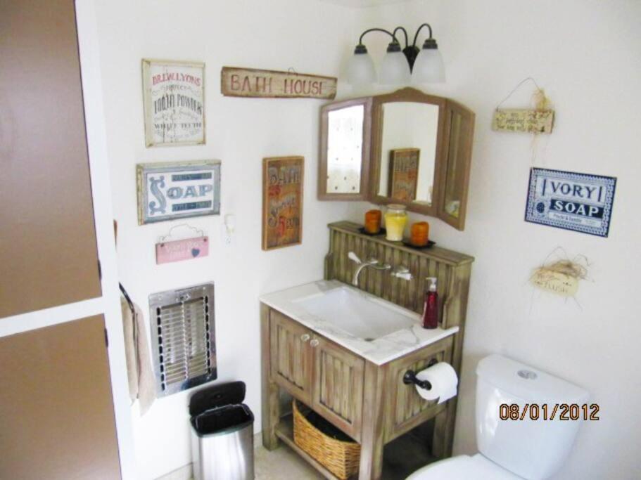 Historical Cabin in Julian Pet's okay!