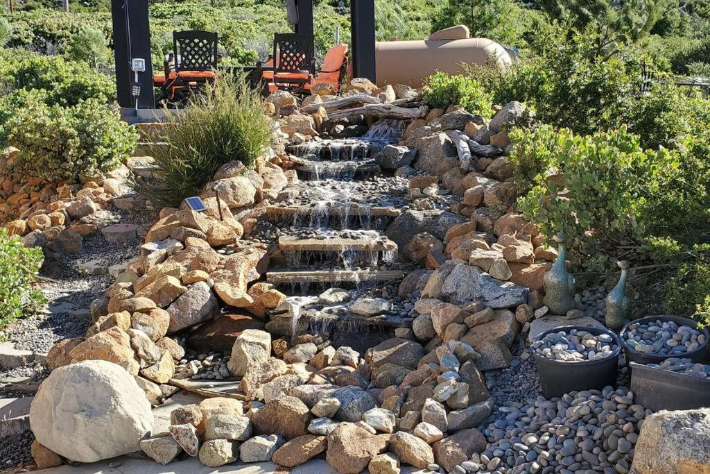 A LIVING CANVAS Amazing Lake View Custom Home