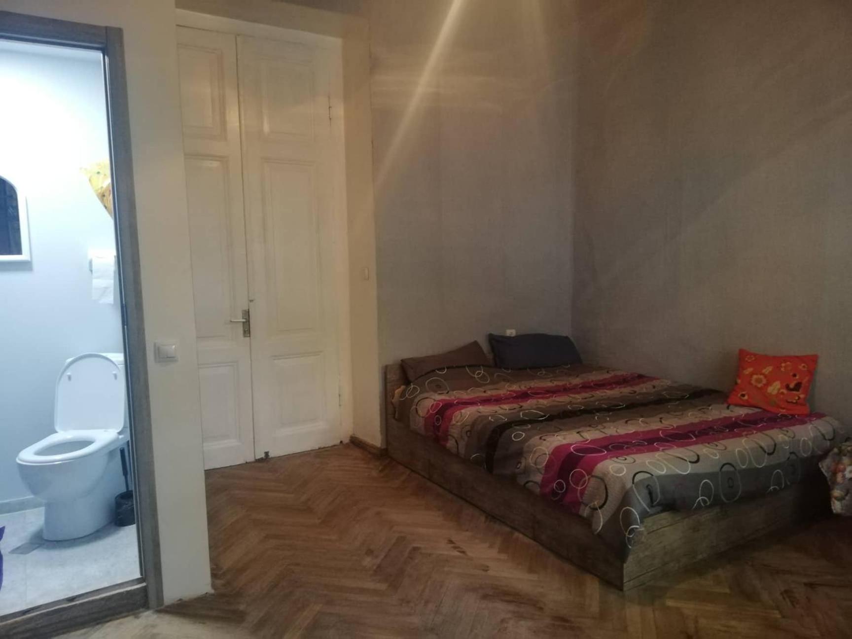 Fabrika District Metro Apartment view 3