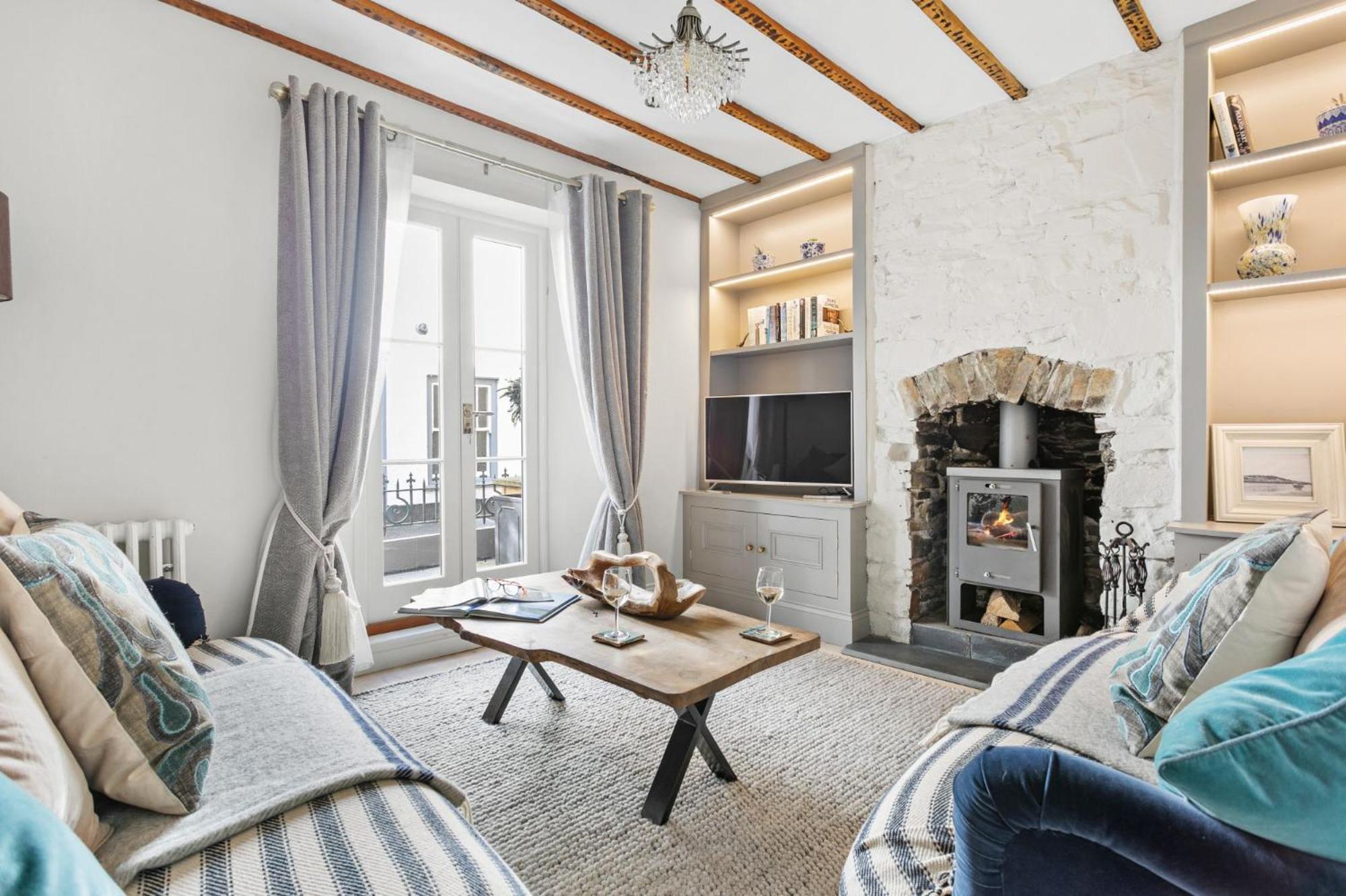 1 Quayside - Heart of Appledore - Free WiFi - Wood Burner - Coffee Machine view 3