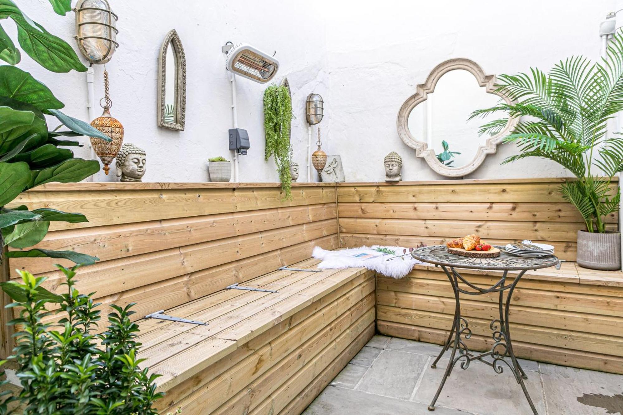 1 Quayside - Heart of Appledore - Free WiFi - Wood Burner - Coffee Machine view 2