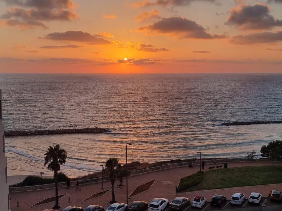 Beautiful 2-Bedroom Sea-View apartment