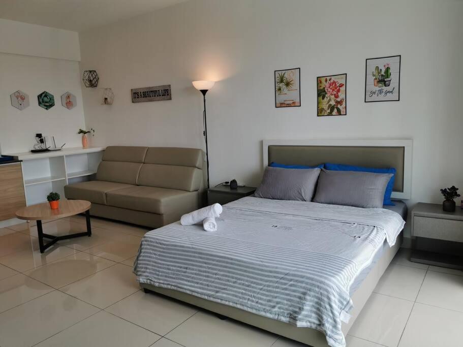 Eko Studio@EVO SOHO BANGI with NETFLIX & WIFI photo 1