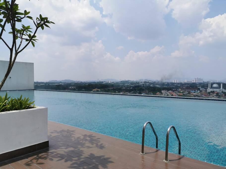 Eko Studio@EVO SOHO BANGI with NETFLIX & WIFI photo 4