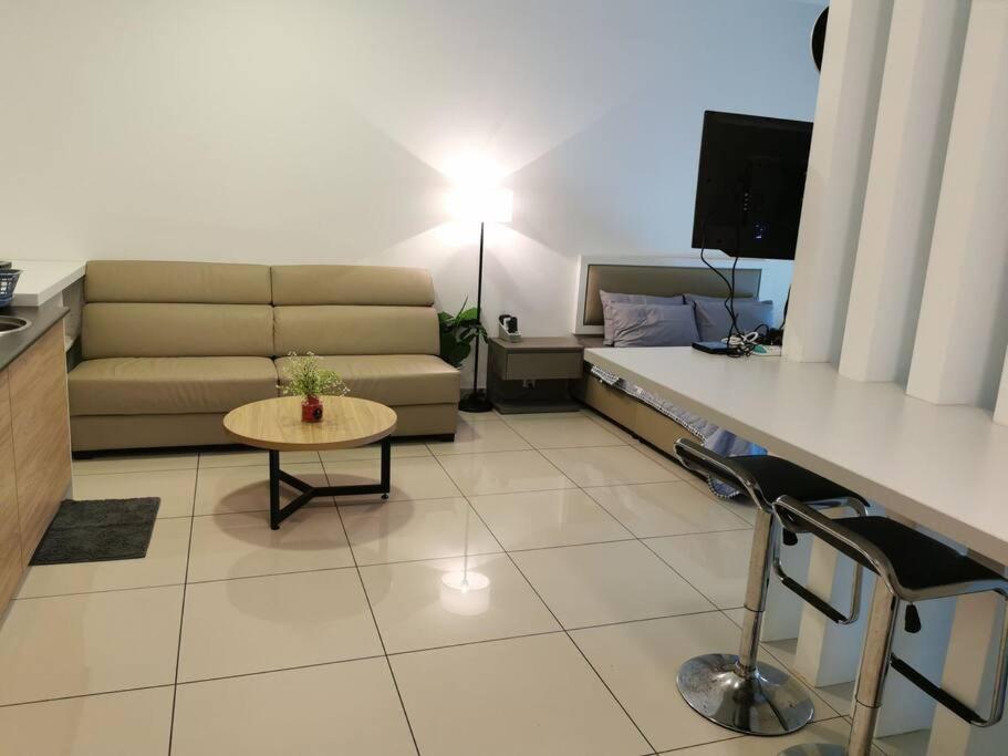 Majectic Studio + Pool View@EVO BANGI NETFLIX+WIFI photo 2
