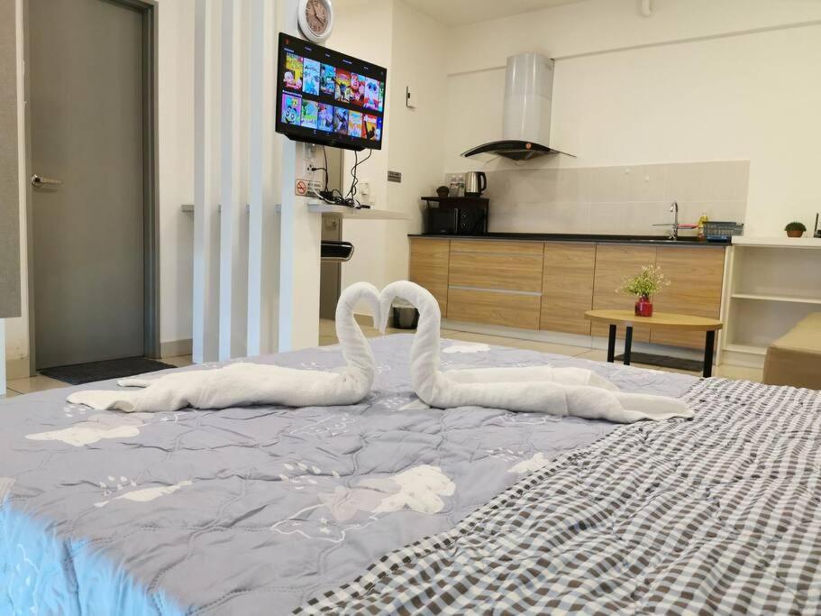 Majectic Studio + Pool View@EVO BANGI NETFLIX+WIFI photo 6