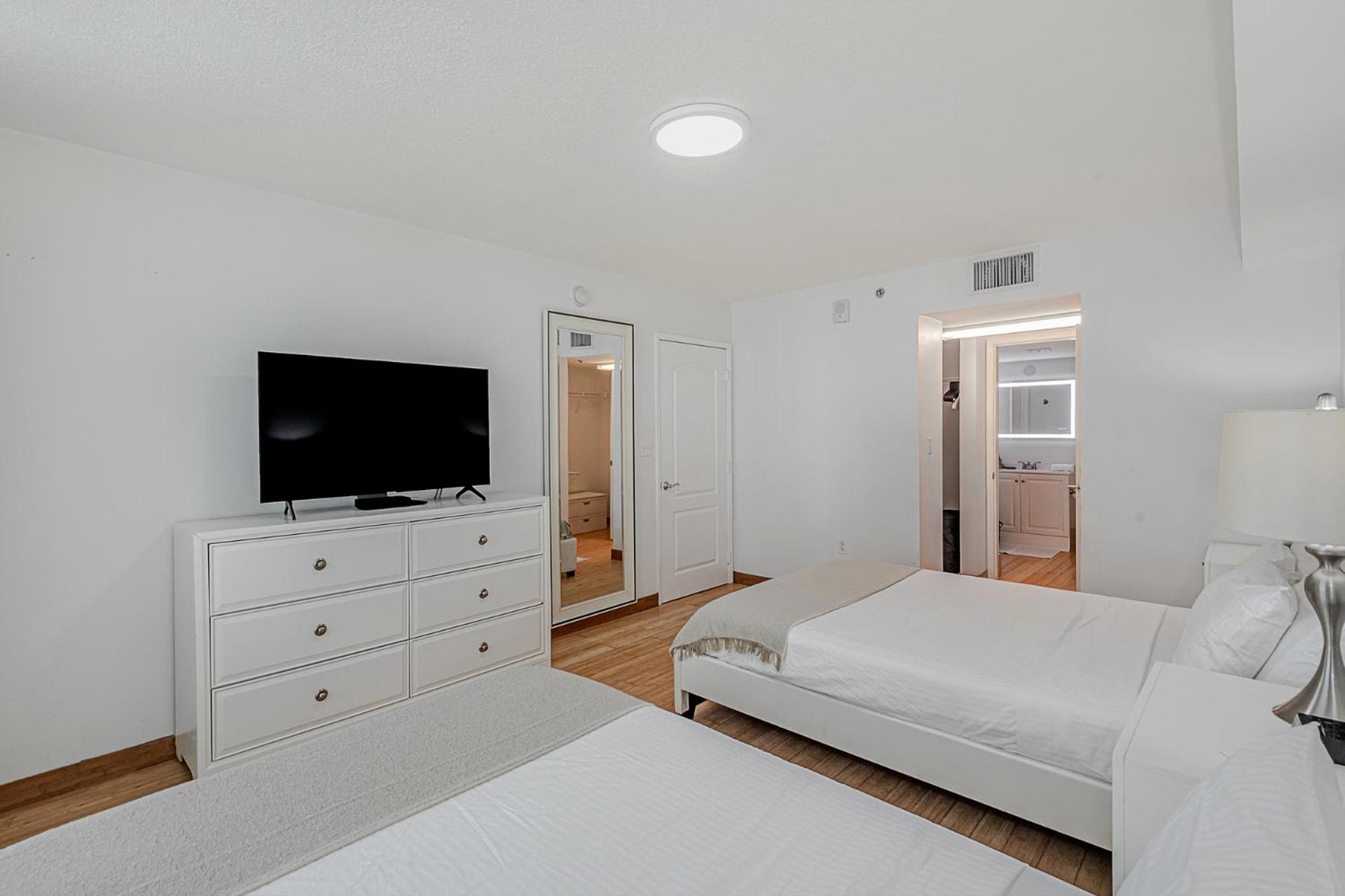 Miami condo with city & ocean views! Sleep up to 6!