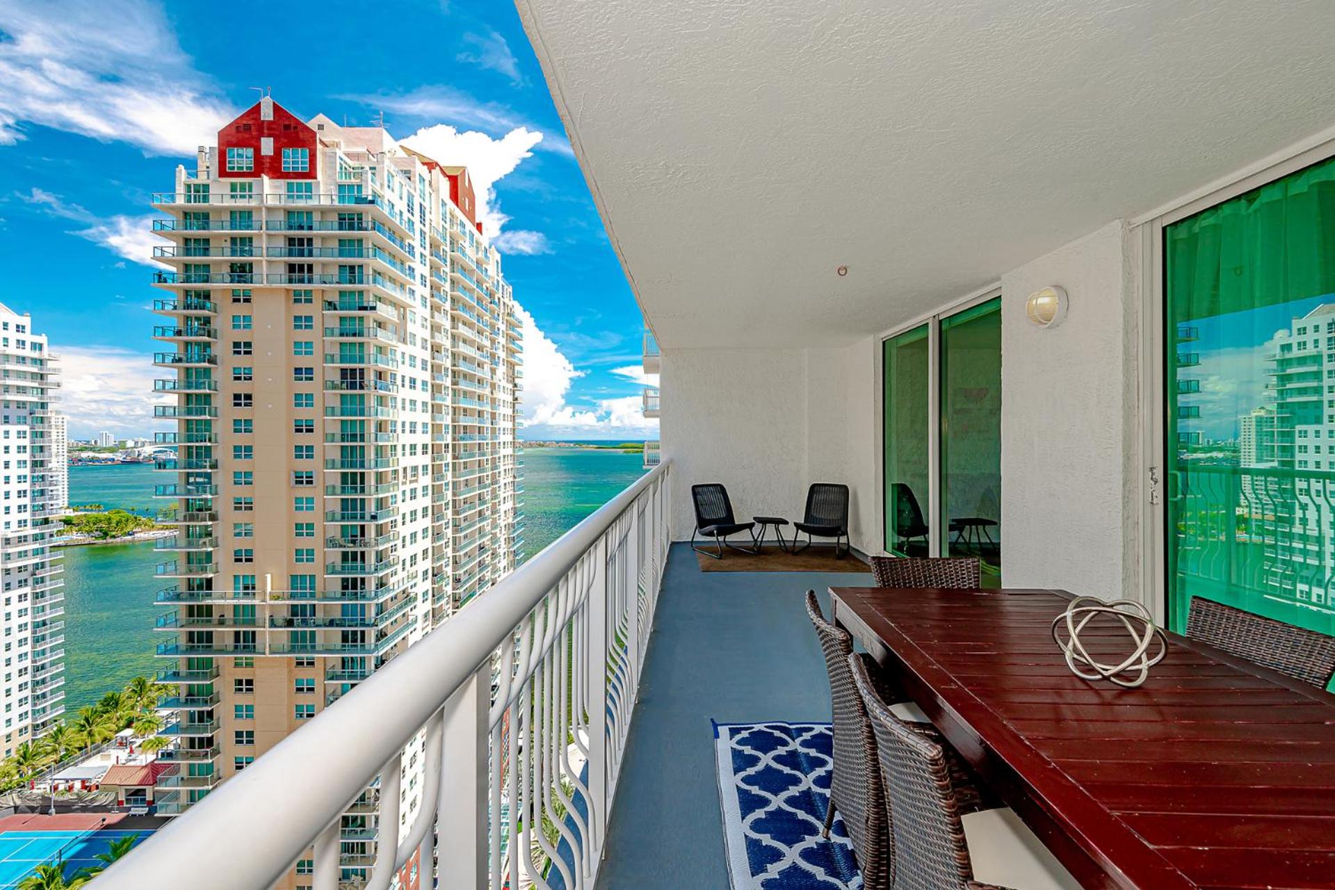 Miami condo with city & ocean views! Sleep up to 6!