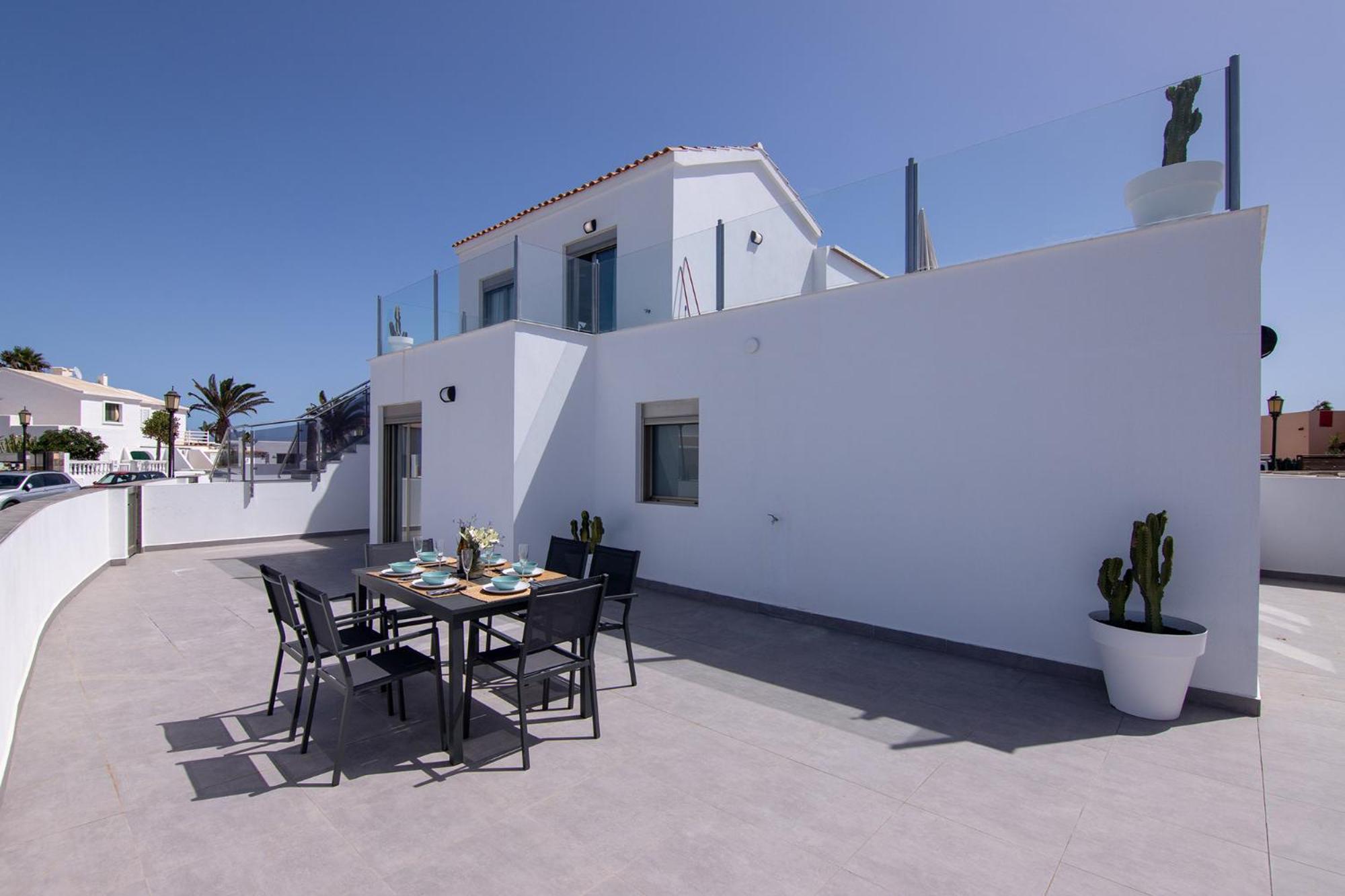Poris 6 Beachfront Corralejo By Holidays Home
