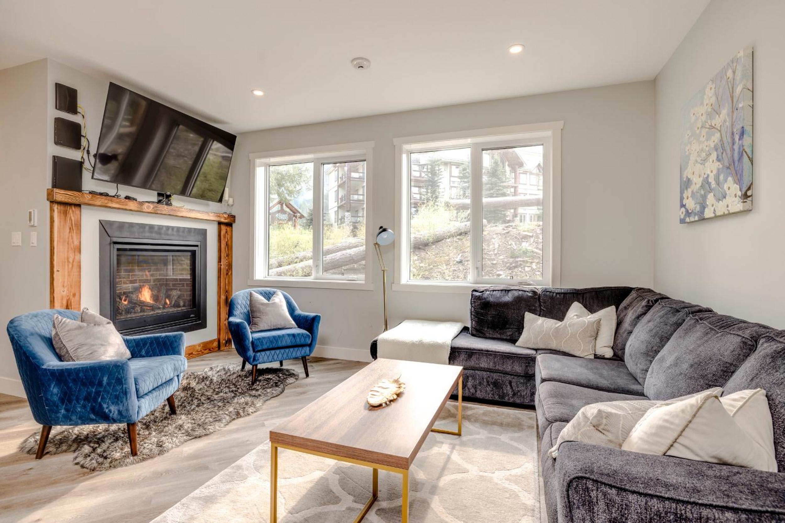 Ski in Ski Out with Huge Game Room and Hot Tub
