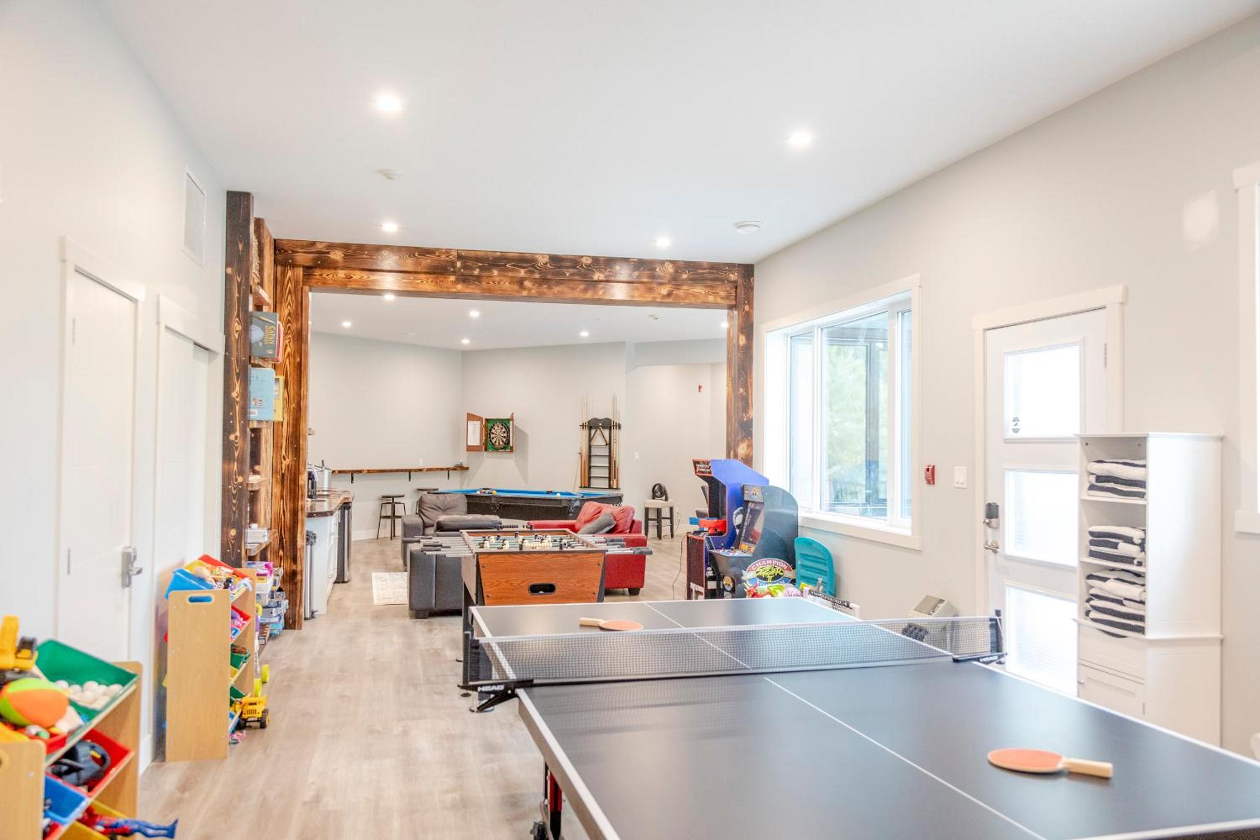 Ski in Ski Out with Huge Game Room and Hot Tub