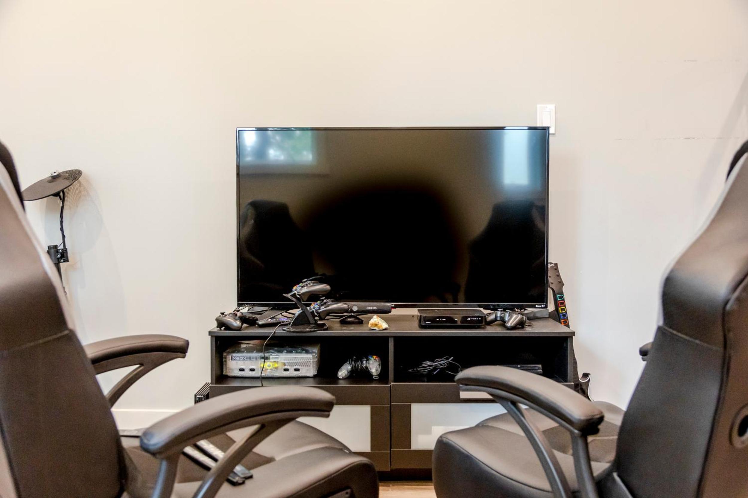 Ski in Ski Out with Huge Game Room and Hot Tub