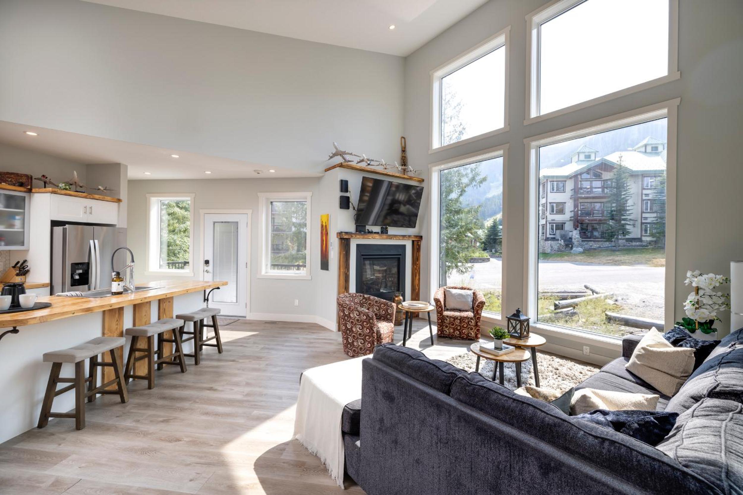 Ski in Ski Out with Huge Game Room and Hot Tub