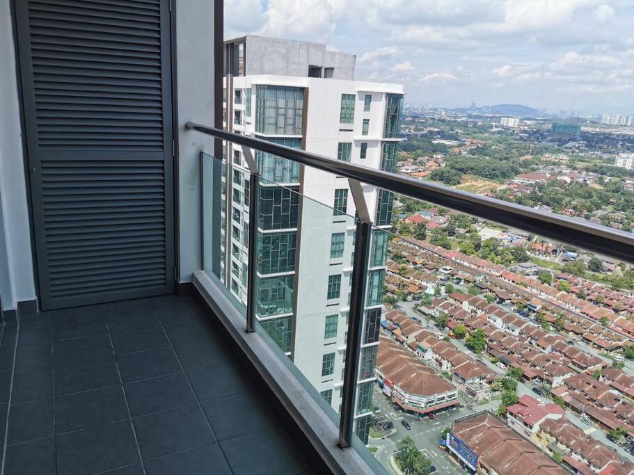 G Studio Swimming Pool View@EVO BANGI NETFLIX+WIFI photo 6