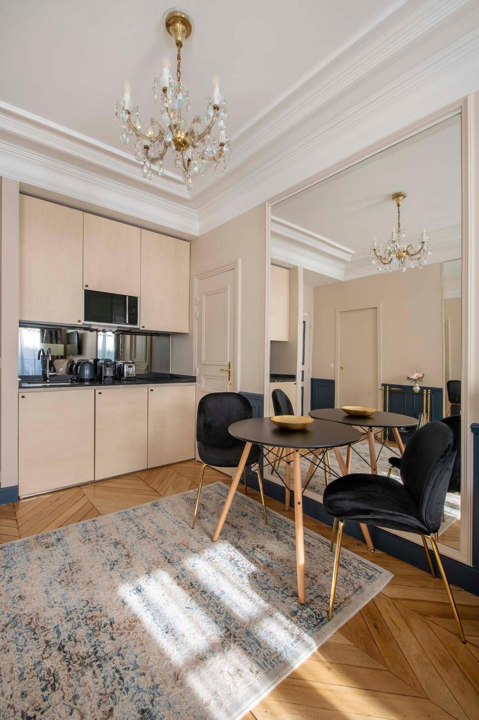 LE BEAU MARAIS - Luxury Apartments, AIR COND, LIFT