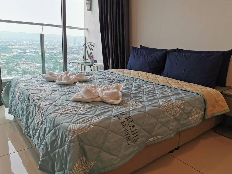 G2 Studio Pool View @ EVO SOHO BANGI NETFLIX+WIFI photo 1