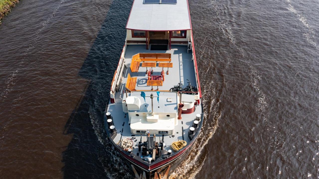 Unique Hotelboat botel Lena Maria