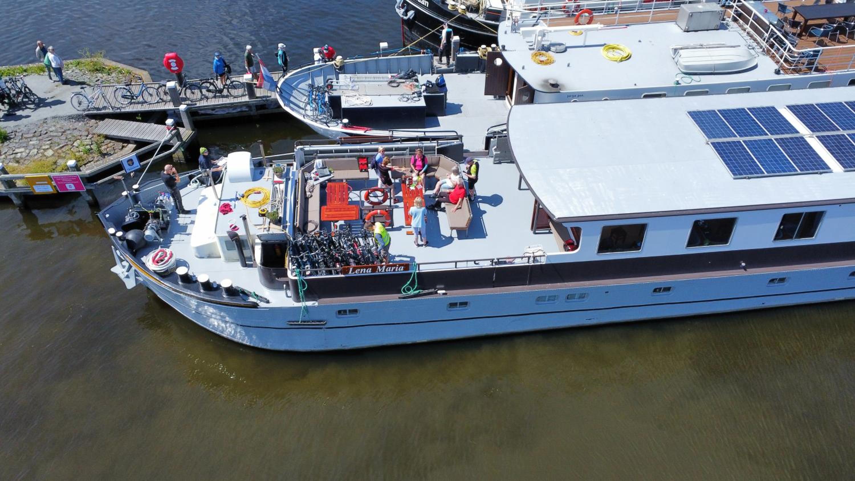 Unique Hotelboat botel Lena Maria