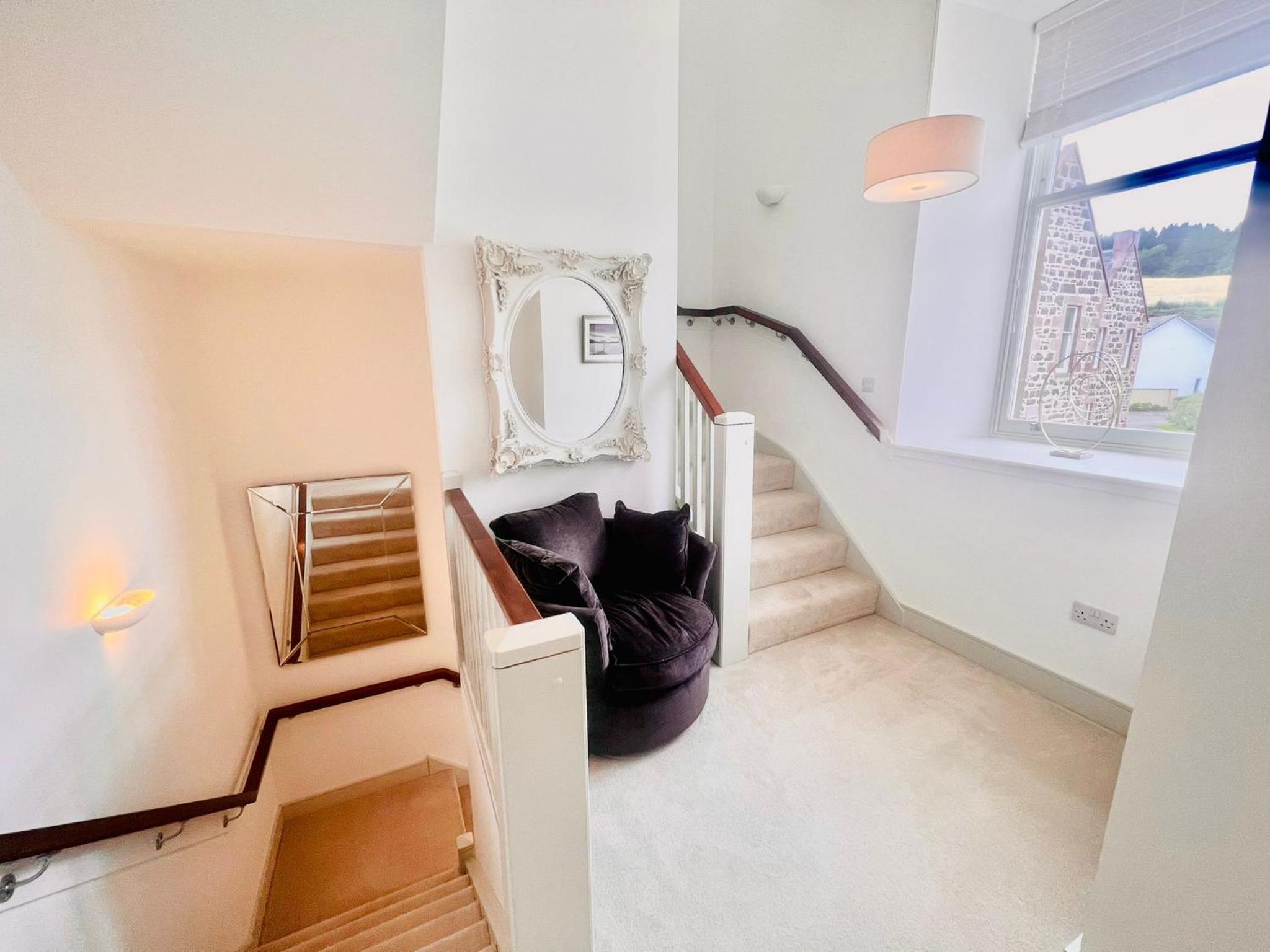 Great Glen Townhouse Inverness - Entire 3 Story Townhouse