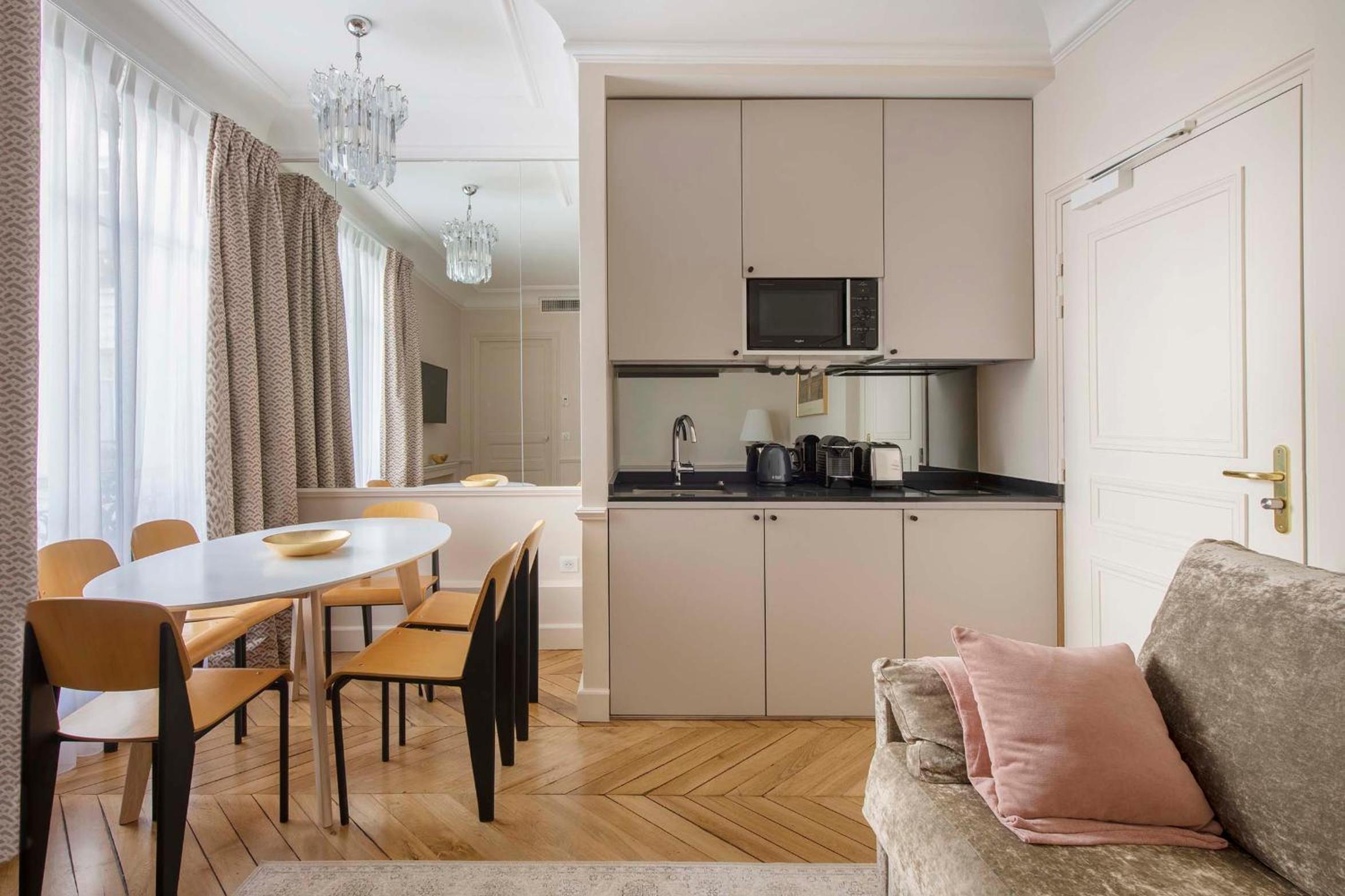 LE BEAU MARAIS - Luxury Apartments, AIR COND, LIFT