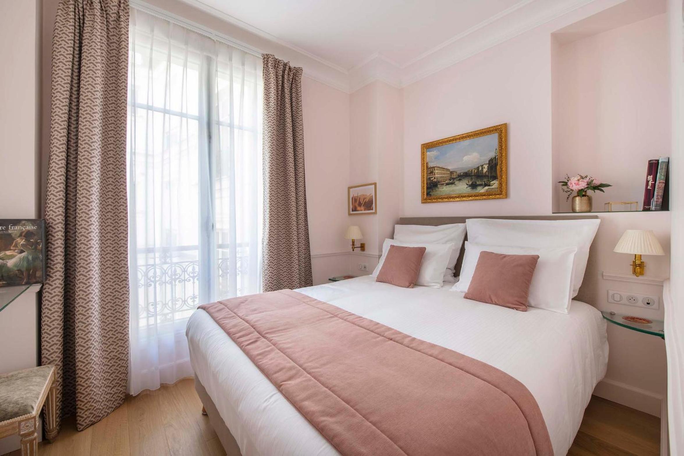 LE BEAU MARAIS - Luxury Apartments, AIR COND, LIFT