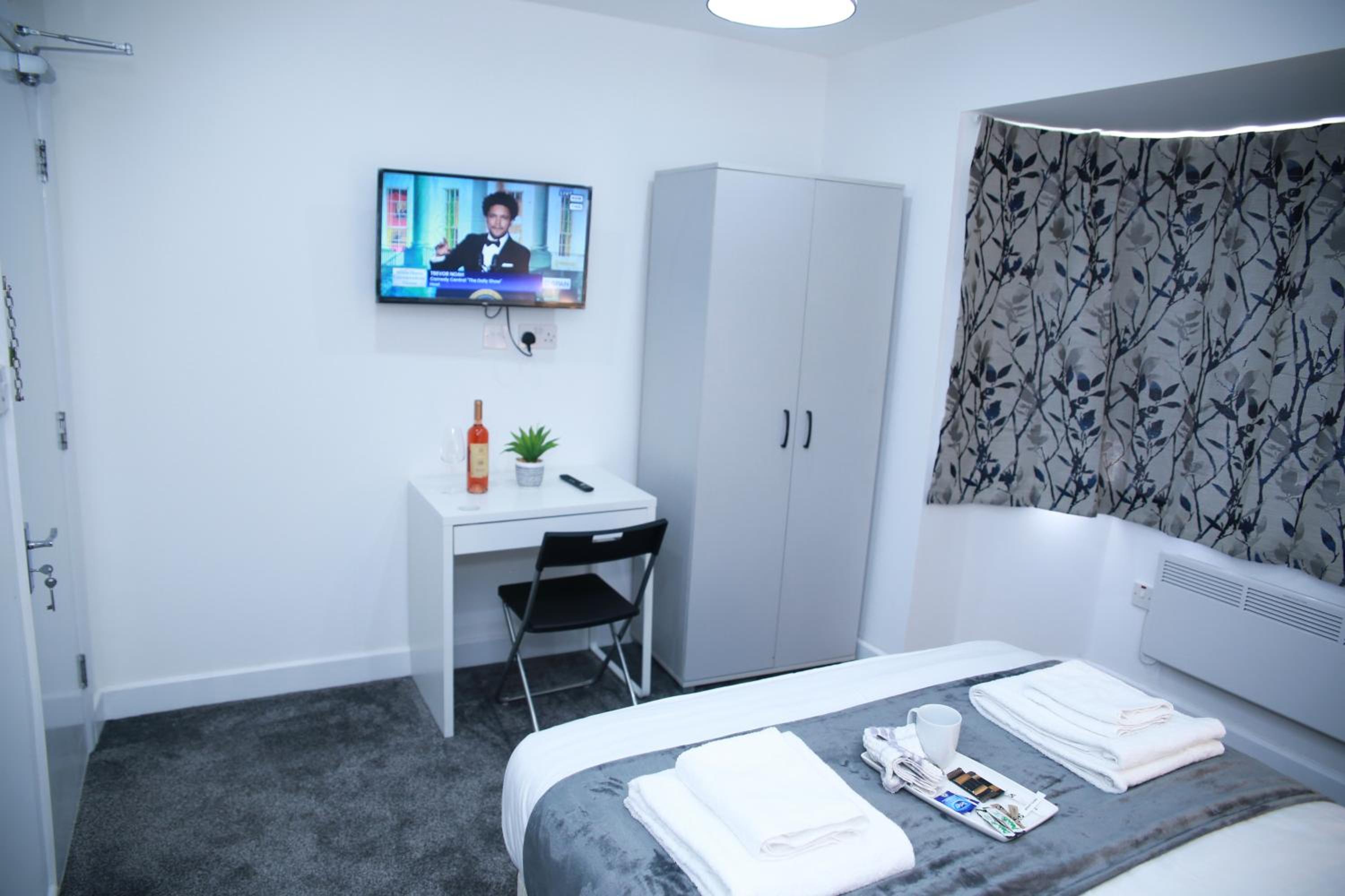 Apartment - Sleeps 5 & Free Parking