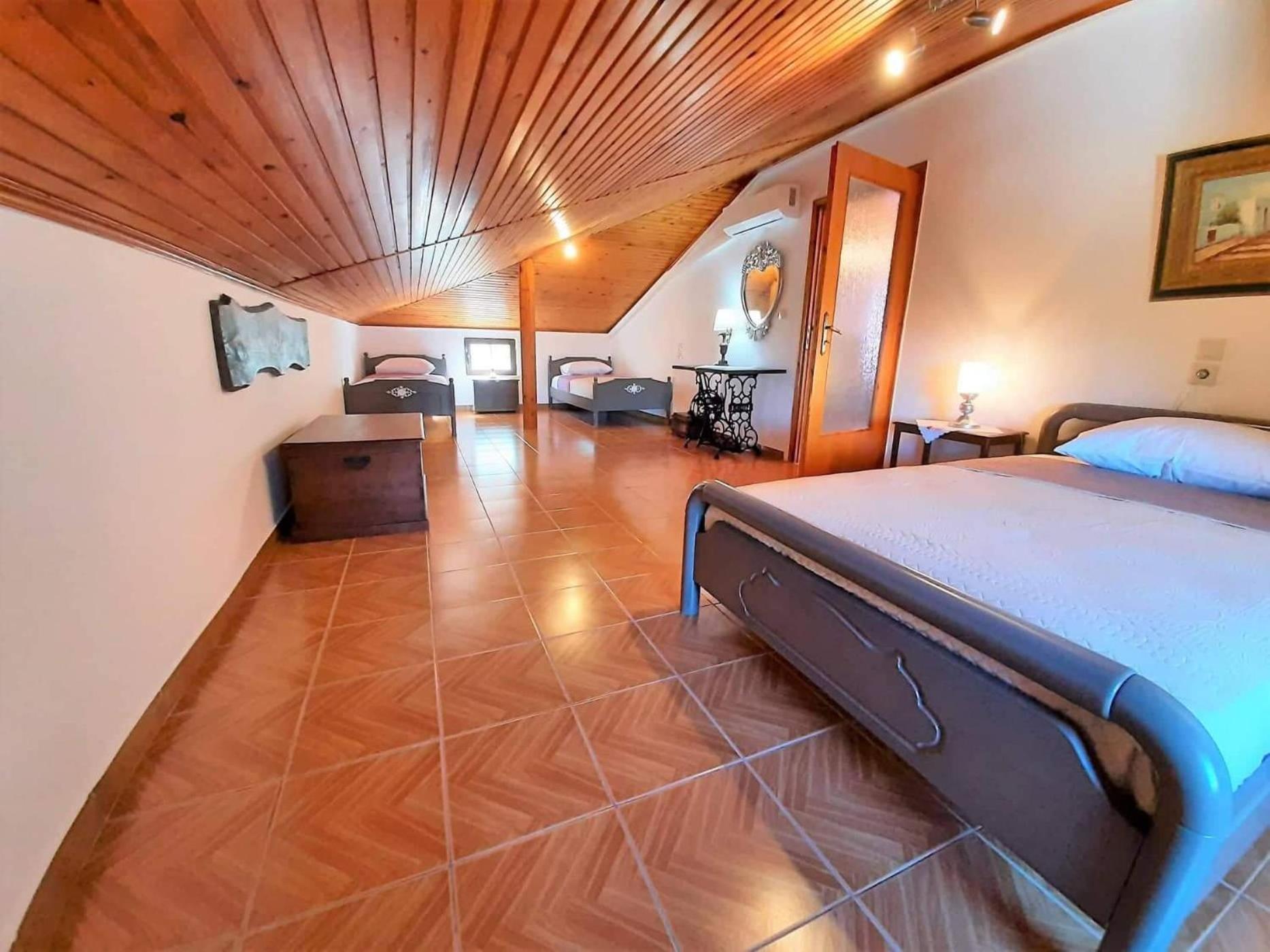 ARCHONTISSA Lagonisi villa