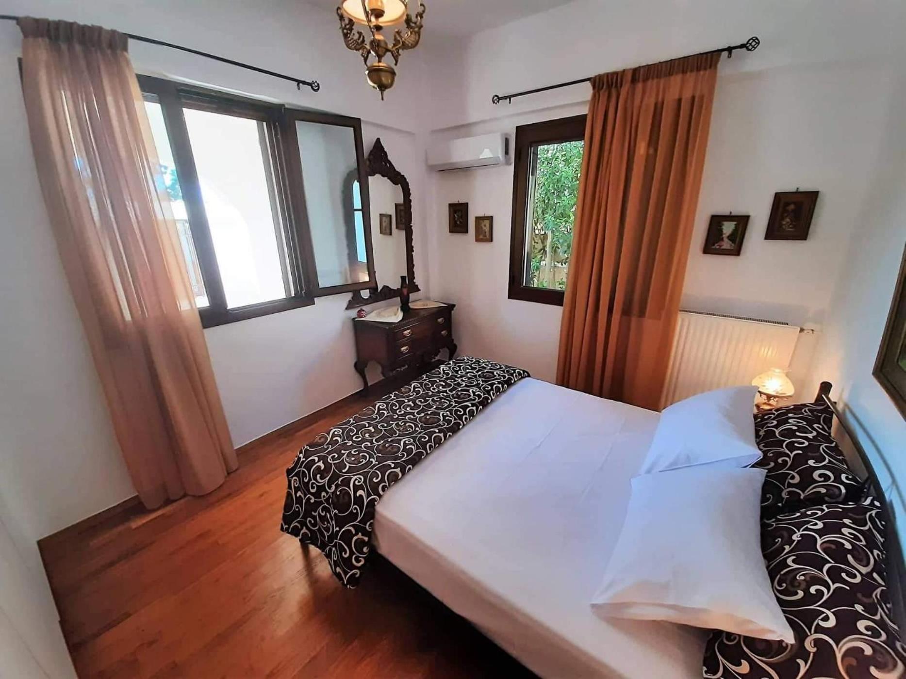 ARCHONTISSA Lagonisi villa