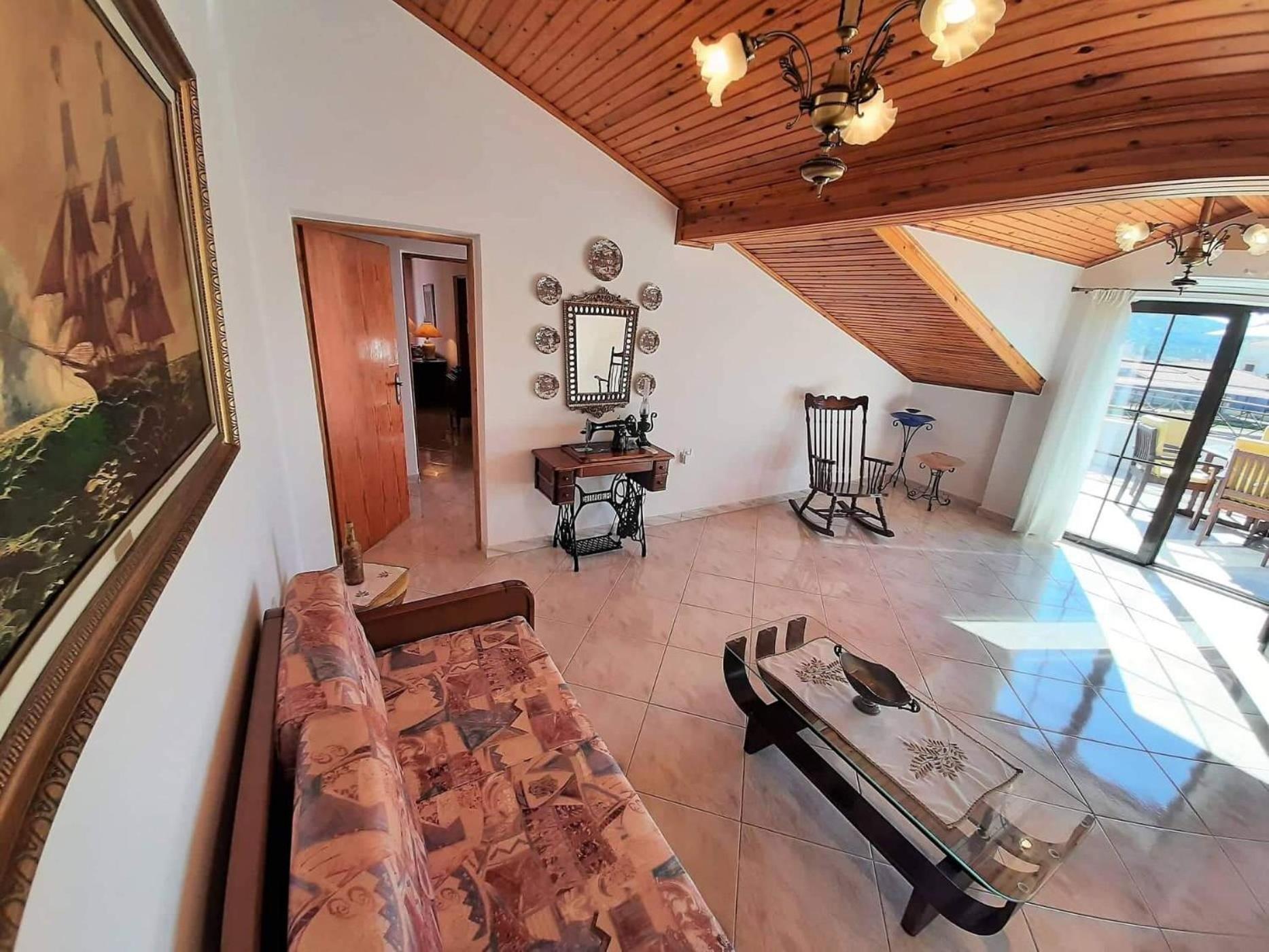 ARCHONTISSA Lagonisi villa