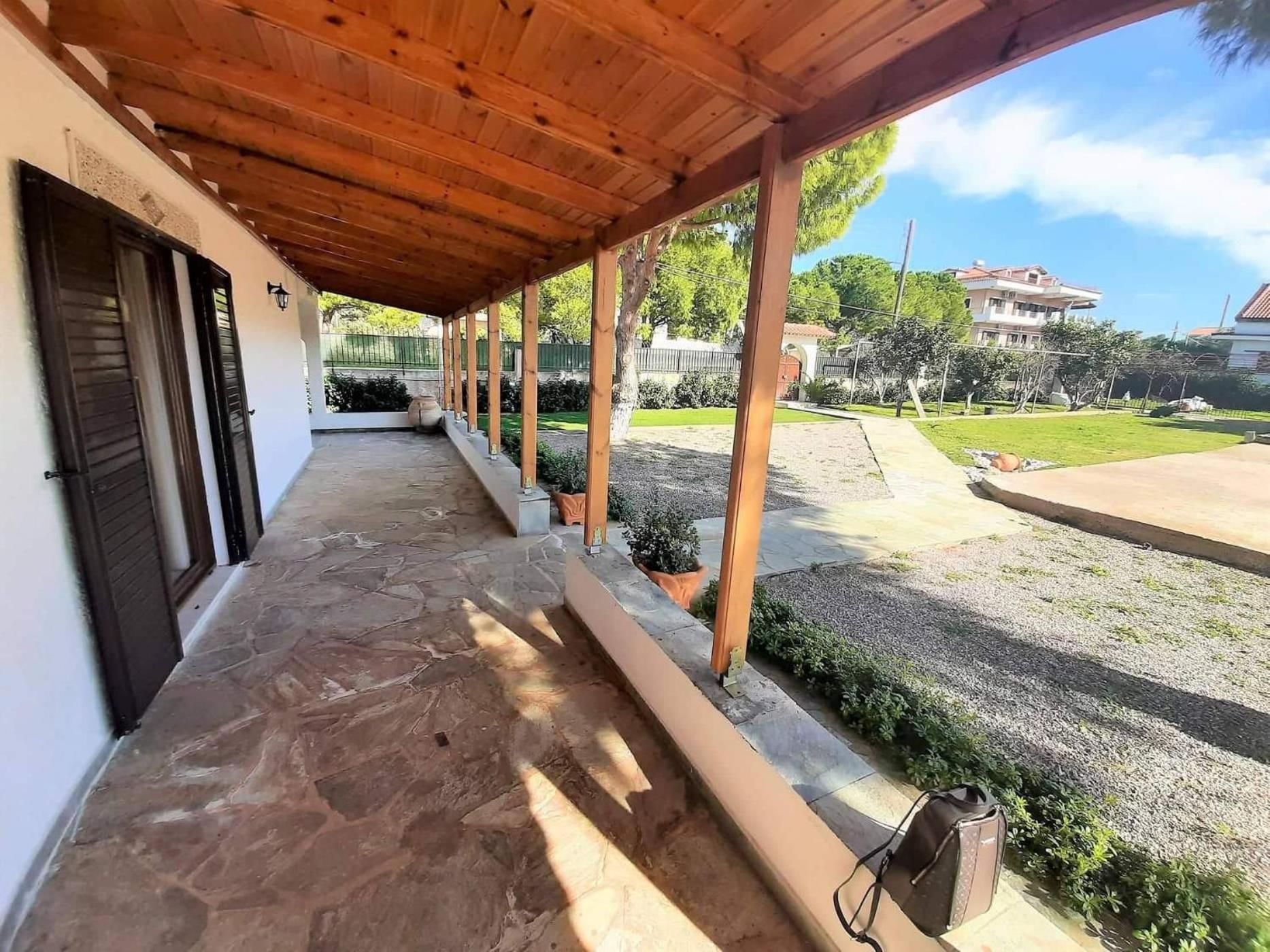 ARCHONTISSA Lagonisi villa
