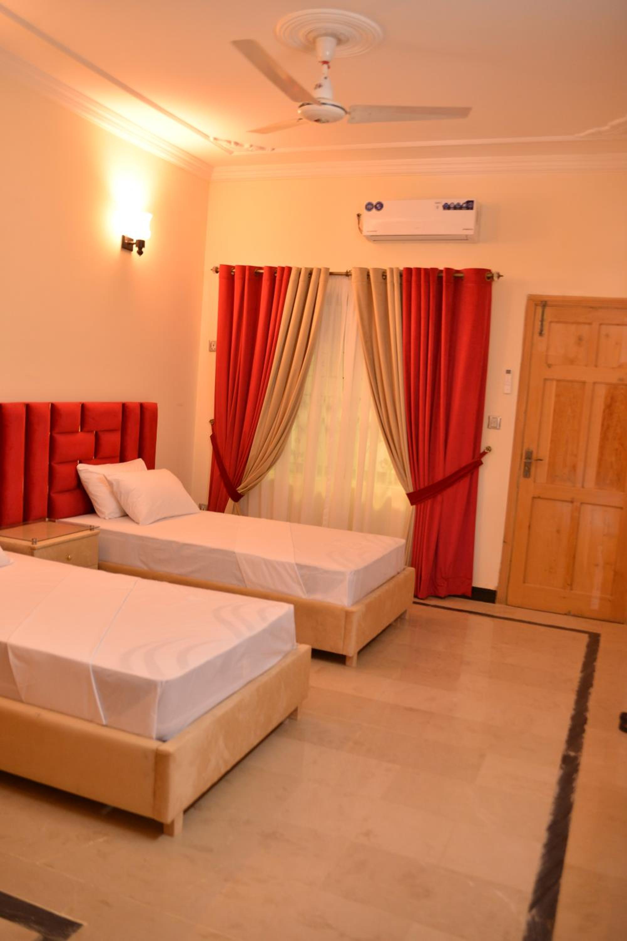 Redbury Guesthouse view 4
