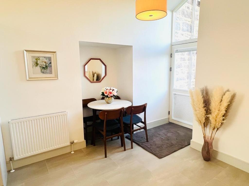 Great Glen Townhouse Inverness - Entire 3 Story Townhouse