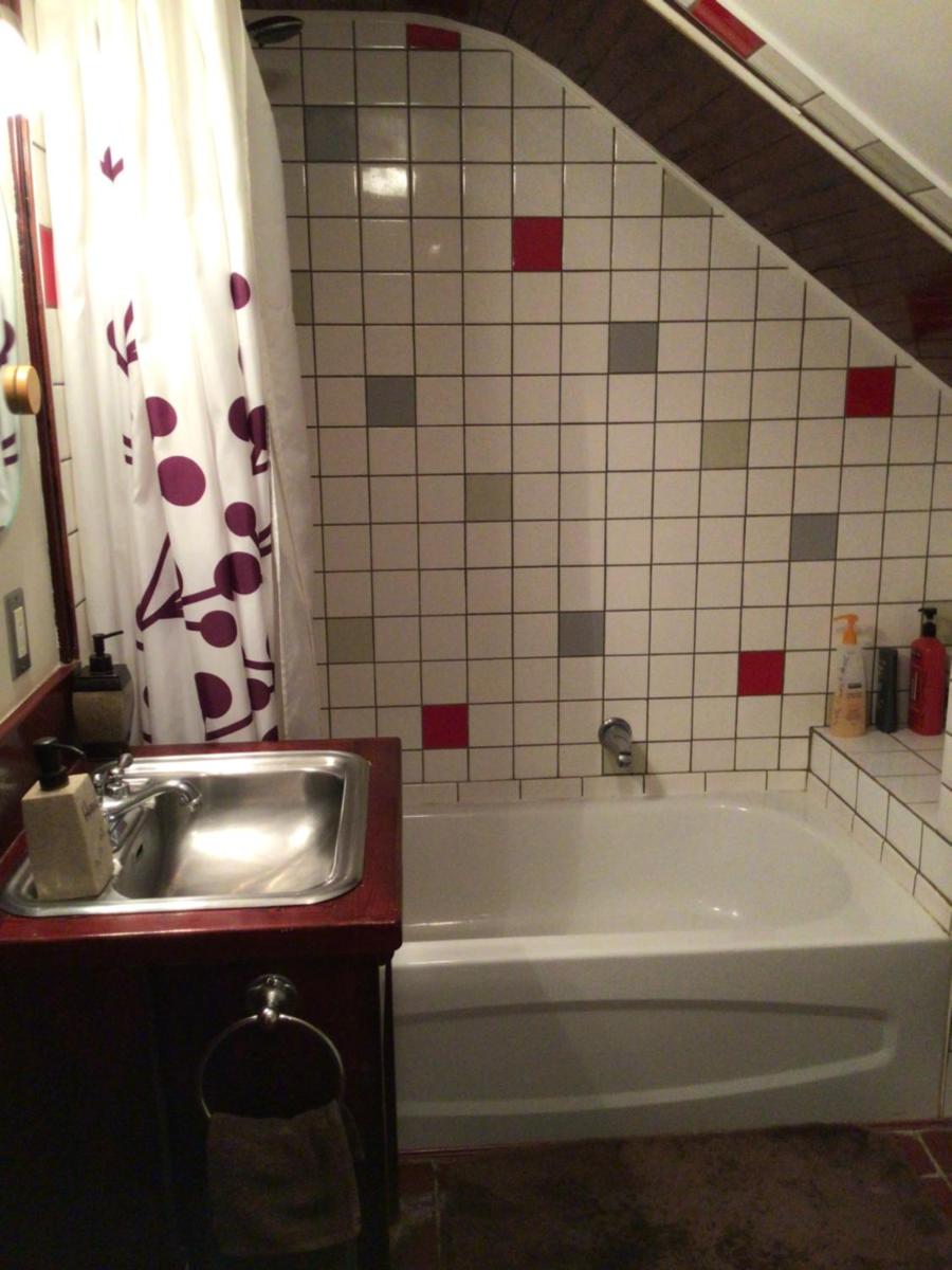 Nisku Guest House