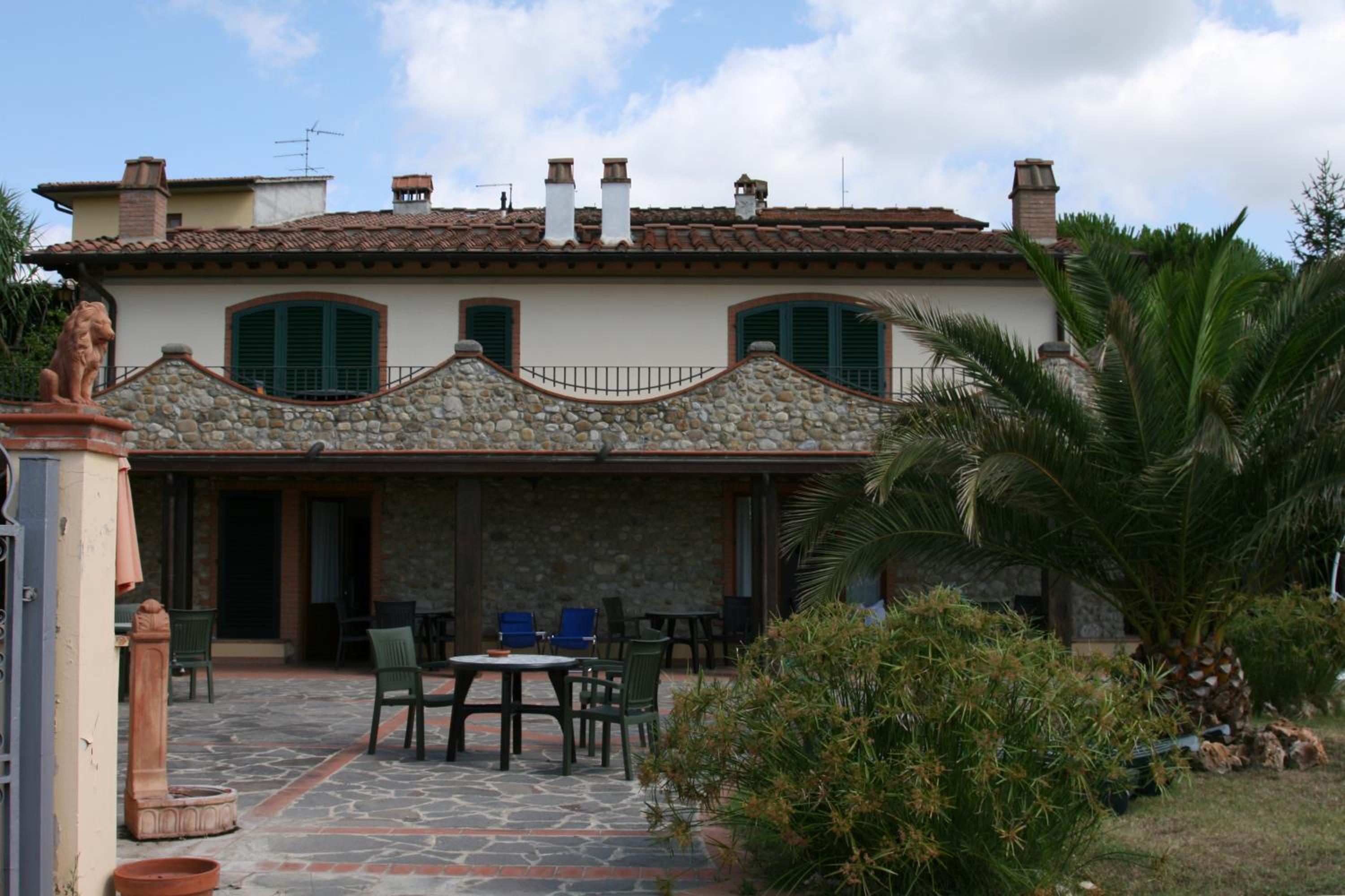 Photo 12