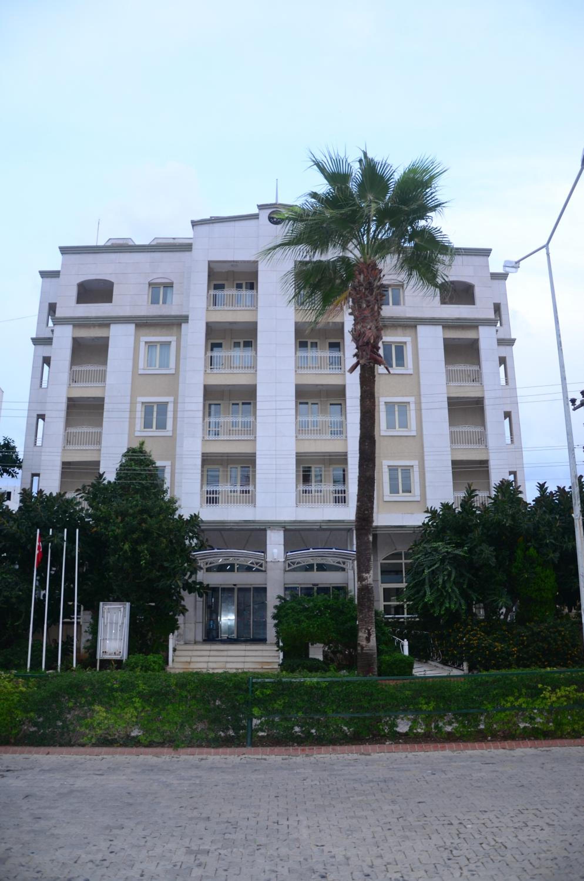 Almena Hotel - Image 21
