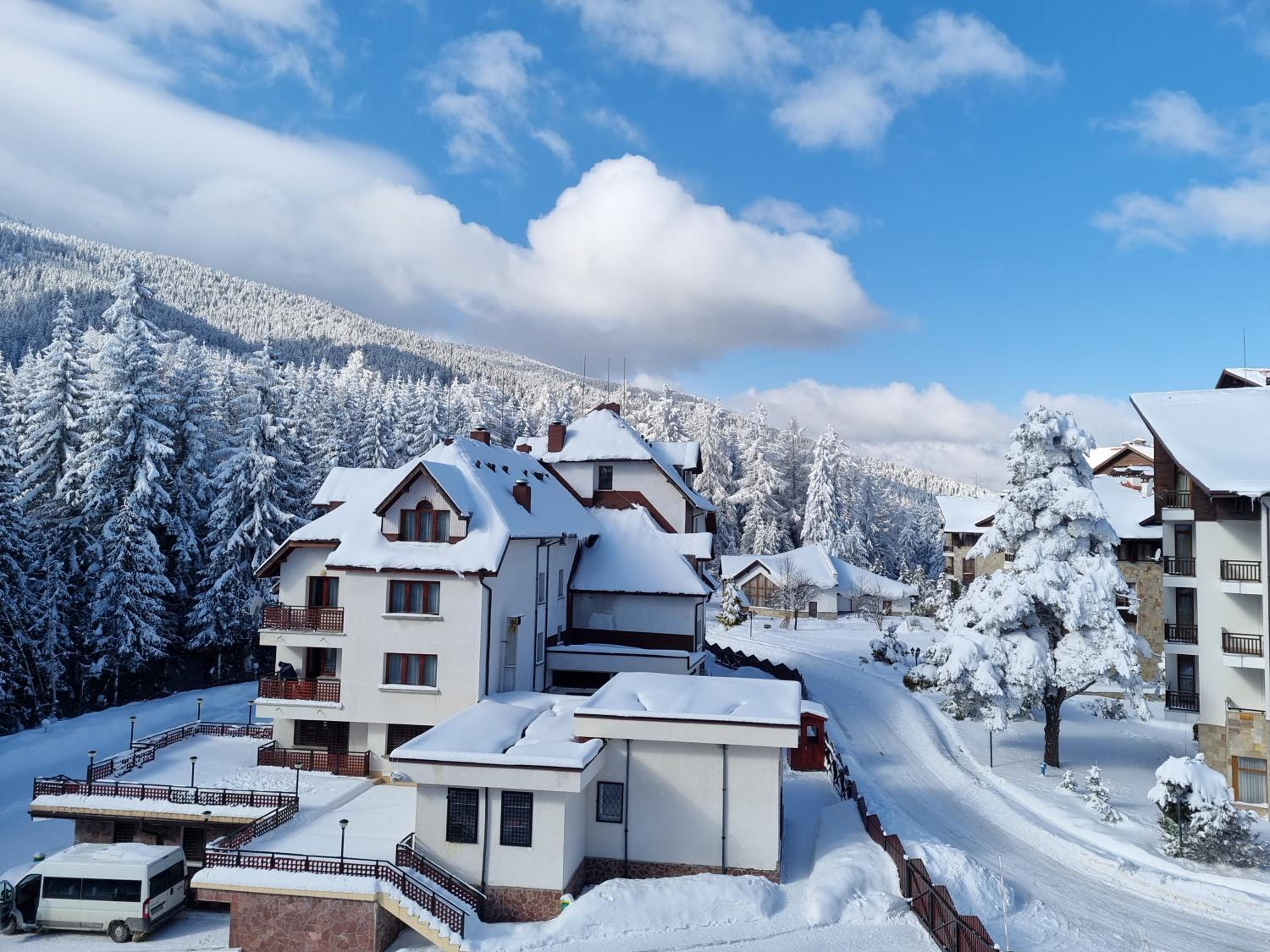 Borovets Hills Apartments - Studio 33 view 2