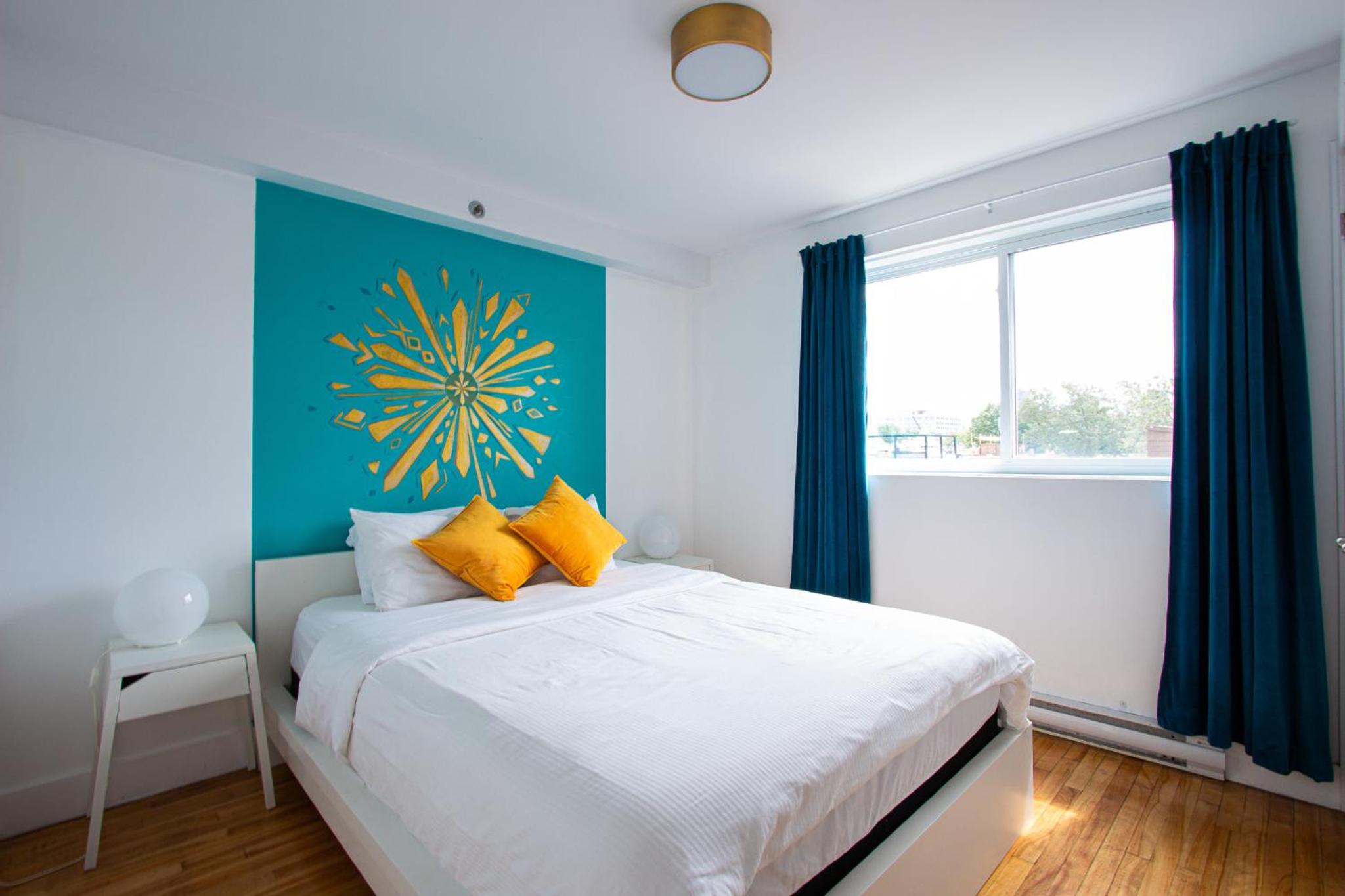 Montreal Vacations - POP - SelfCheckIn - Rooftop - Terraces - St-Denis - Property Image 4