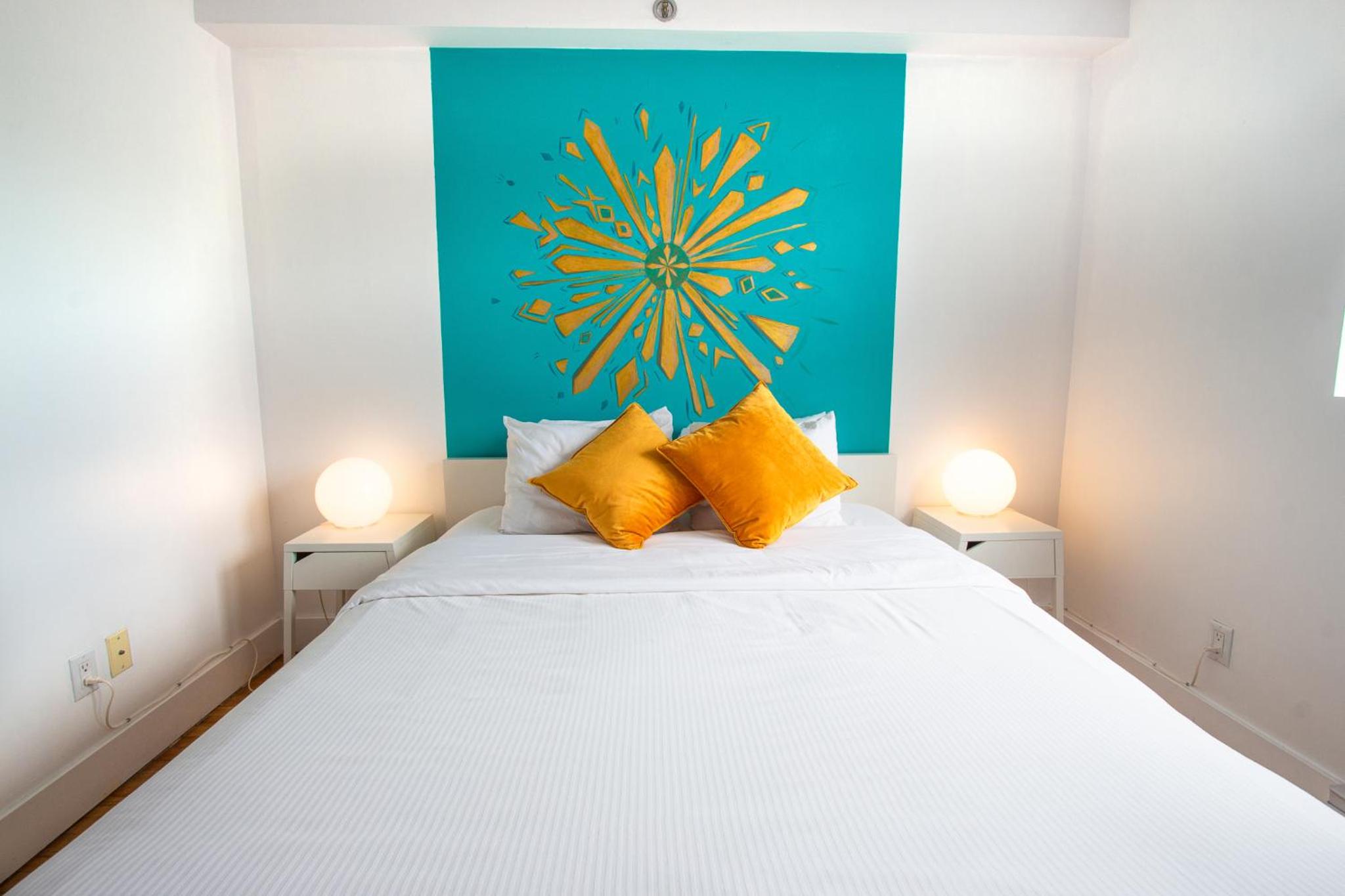 Montreal Vacations - POP - SelfCheckIn - Rooftop - Terraces - St-Denis - Property Image 1