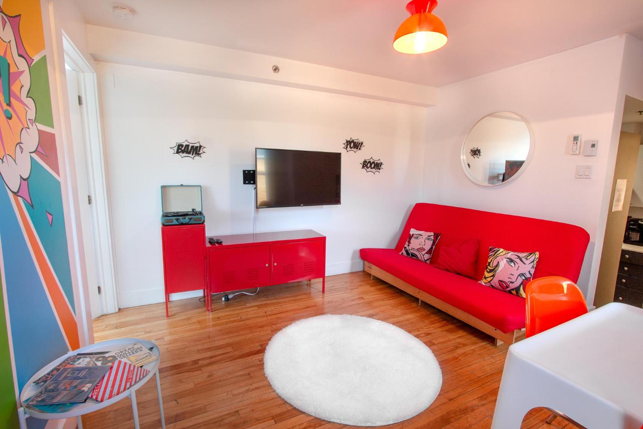 Montreal Vacations - POP - SelfCheckIn - Rooftop - Terraces - St-Denis - Property Image 2