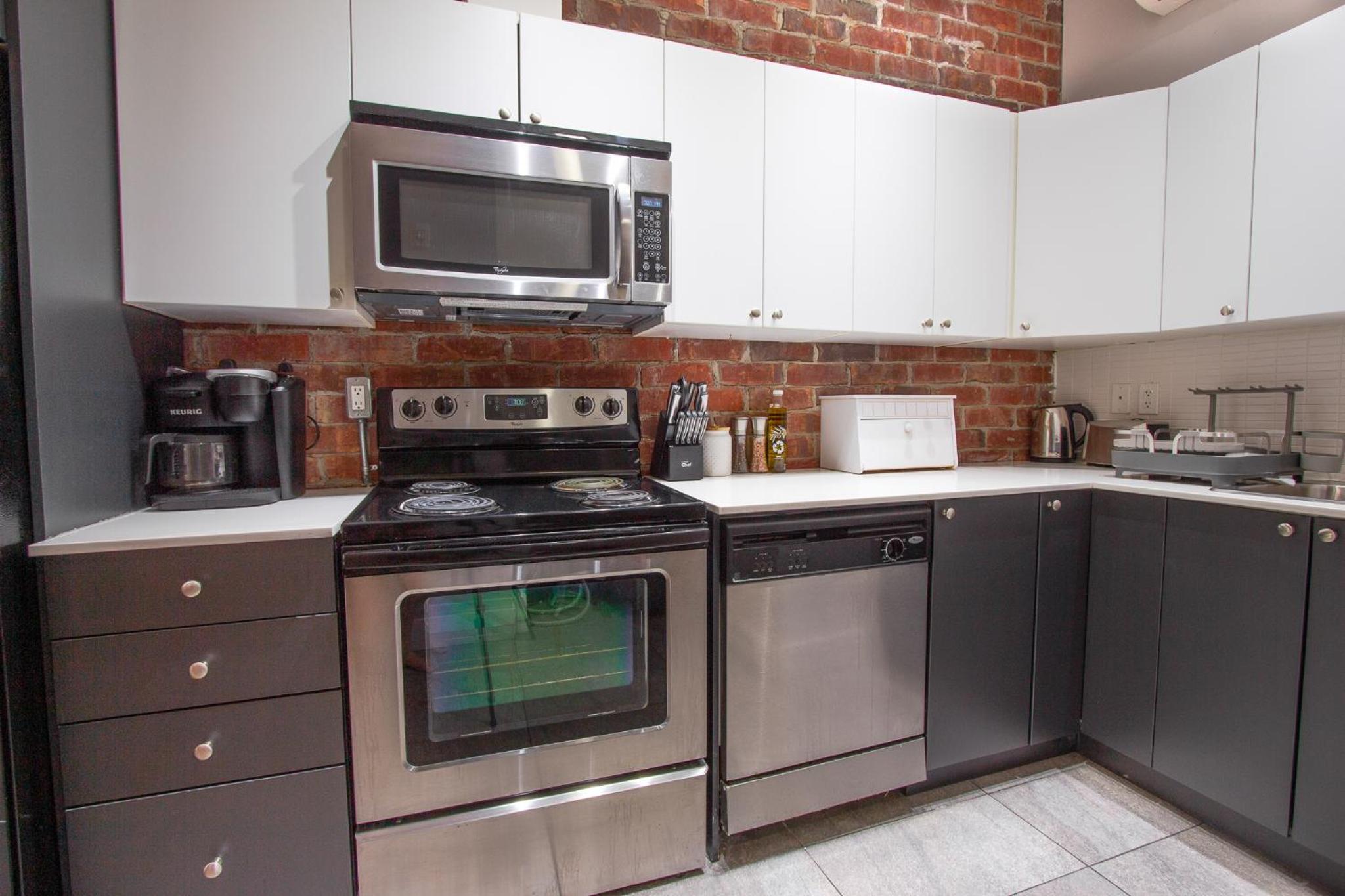 Montreal Vacations - ZEN - SelfCheckIn - Rooftop - Terraces - St-Denis - Property Image 4