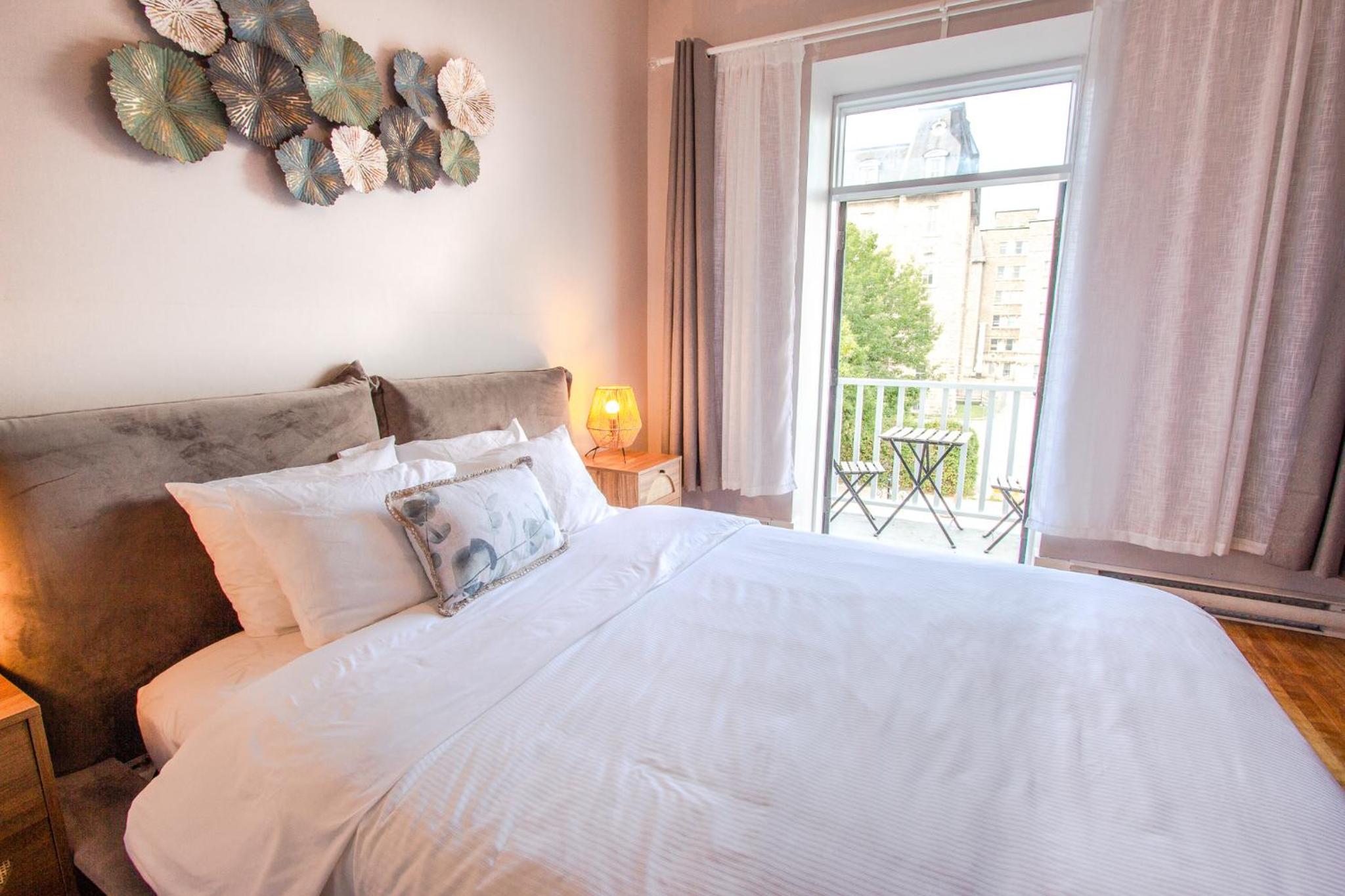 Montreal Vacations - ZEN - SelfCheckIn - Rooftop - Terraces - St-Denis - Property Image 1