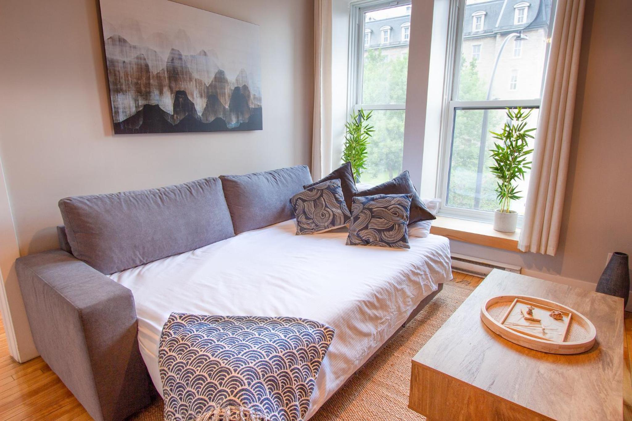 Montreal Vacations - ZEN - SelfCheckIn - Rooftop - Terraces - St-Denis - Property Image 3