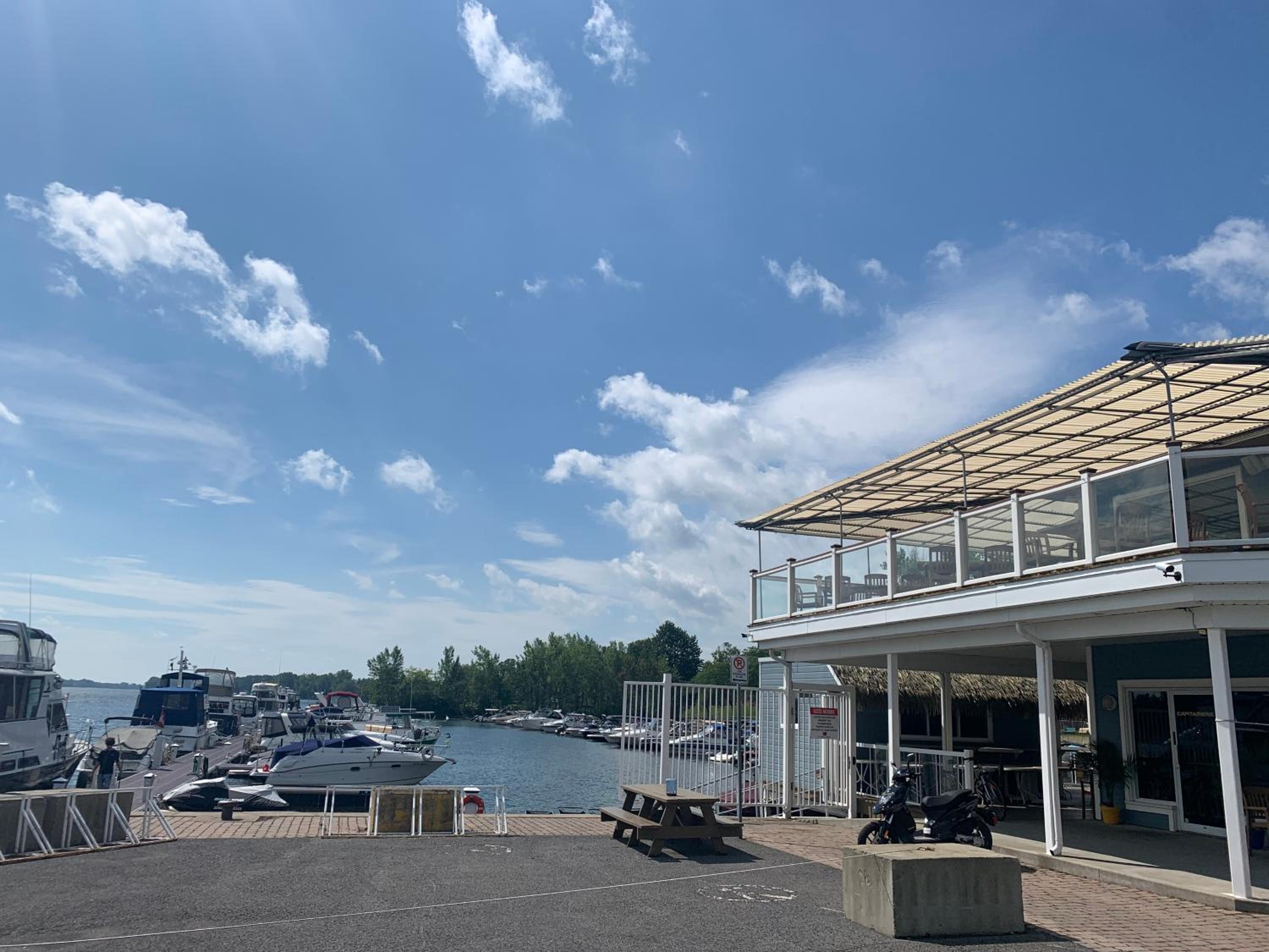 Flotel St-Jean-sur-Richelieu view 5