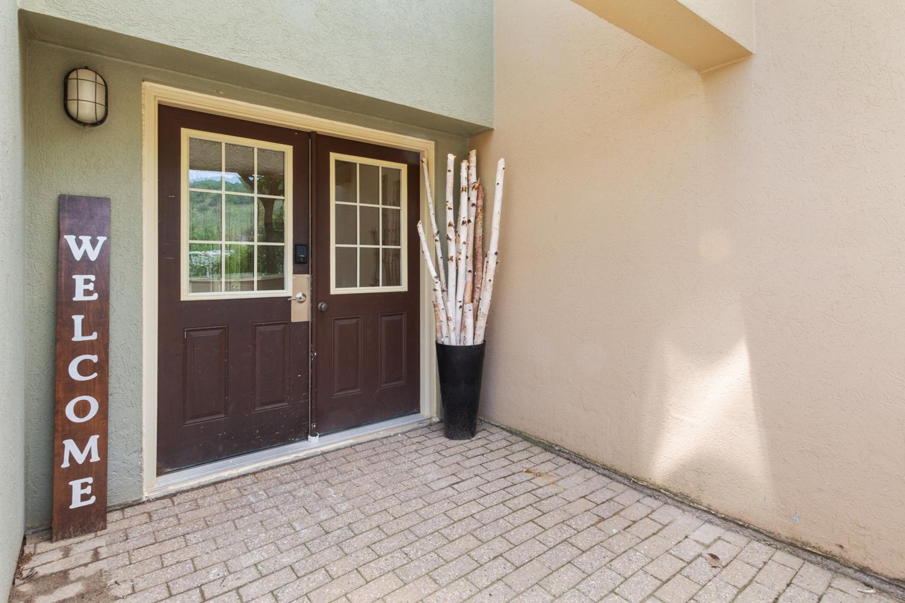 Lovely 3 Bedroom Wintergreen Retreat w Sauna
