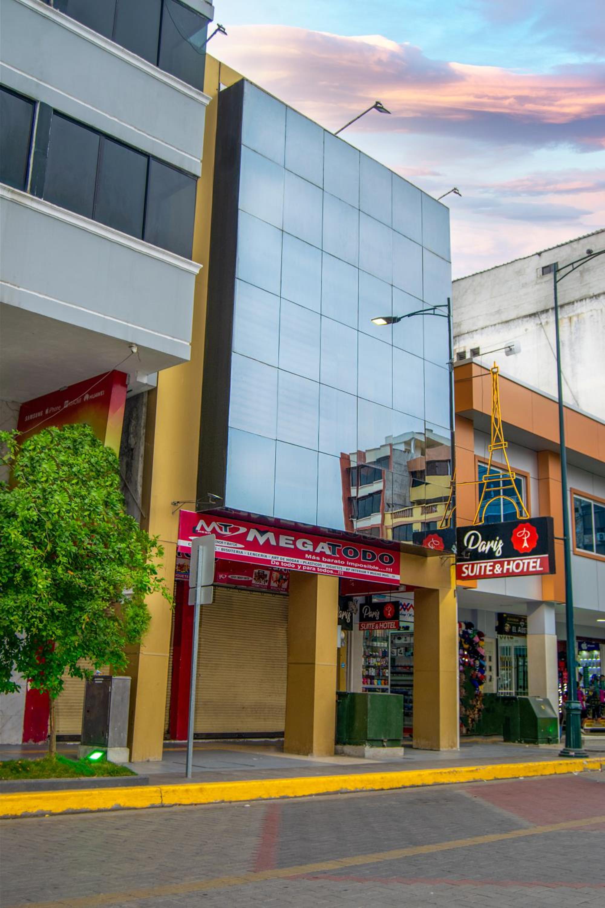 Hotel Paris - Image 1