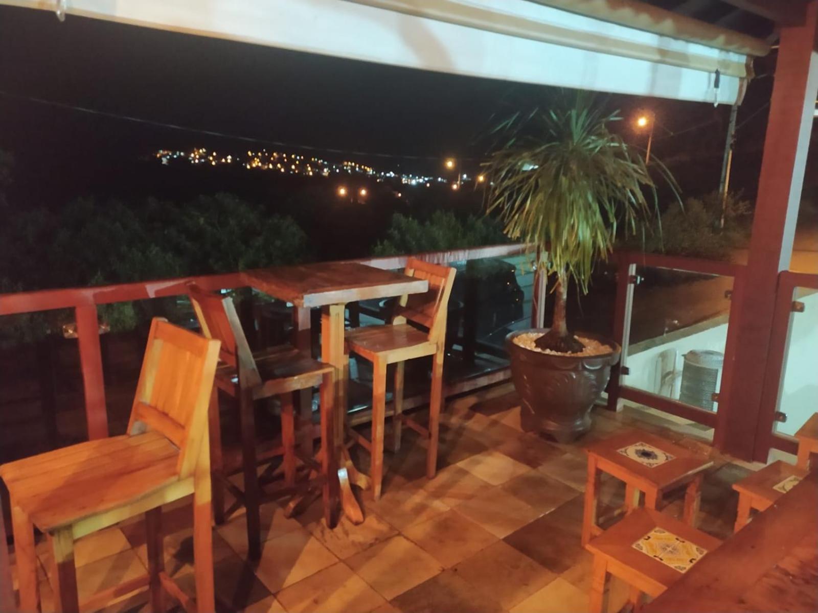 Maravilhosa casa com piscina em Capitólio-MG
