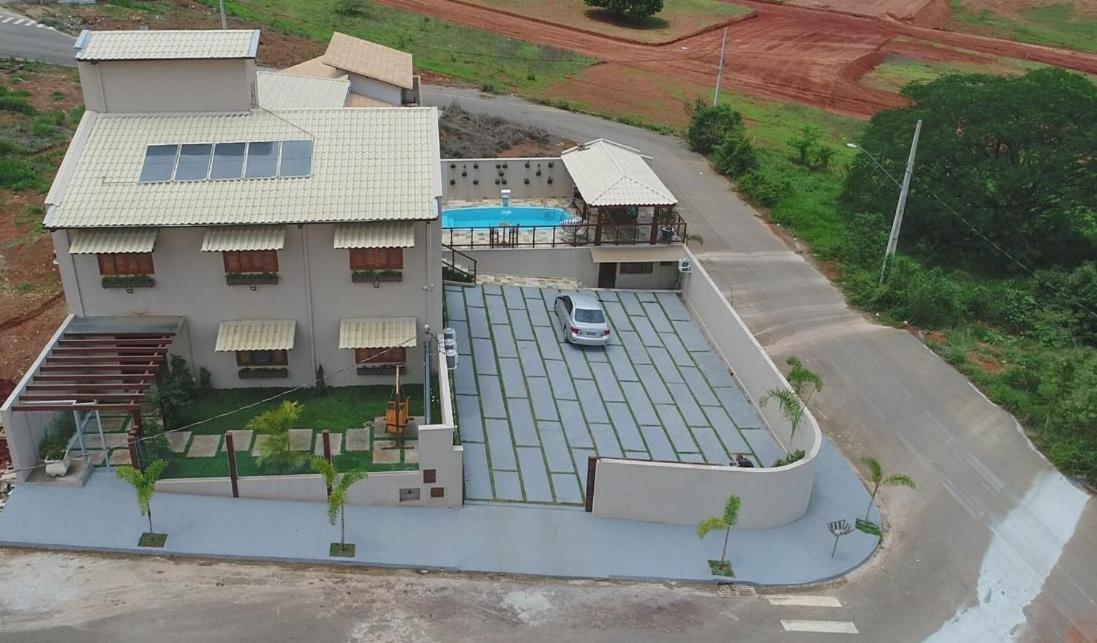 Maravilhosa casa com piscina em Capitólio-MG