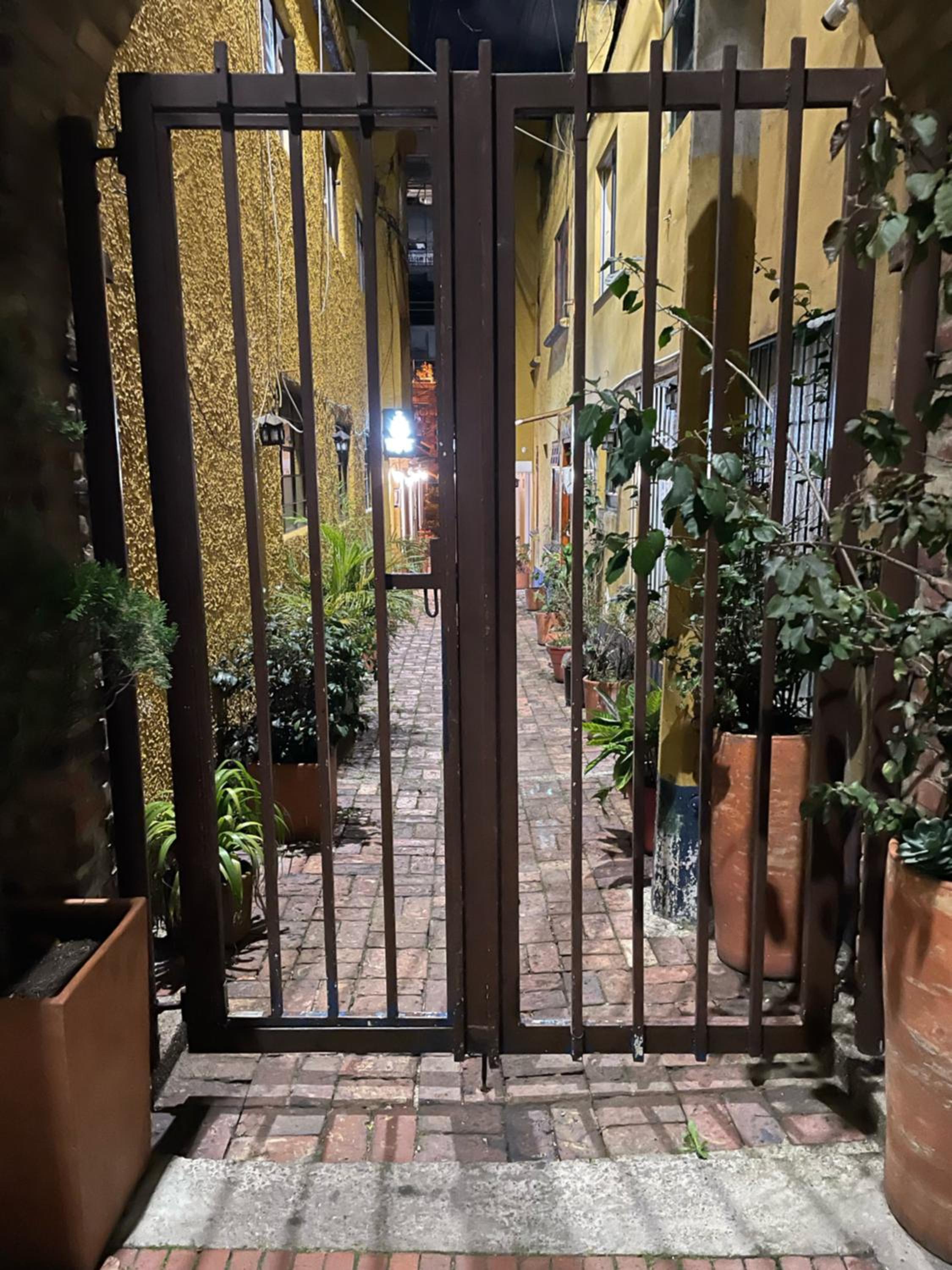 Usaquen Station Hostel - Property Image 65