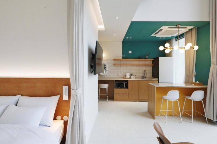 hotel room